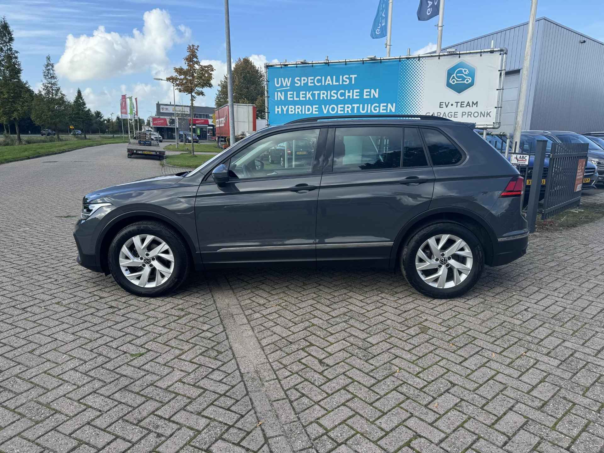 Volkswagen Tiguan 1.5 TSI CARPLAY/STANDKACHEL/TREKHAAK/LED - 17/37