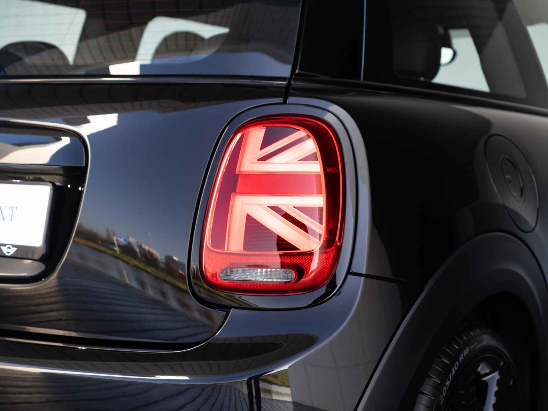 MINI Electric Cooper SE 3-deurs Classic + Premium + Blackline - 20/31