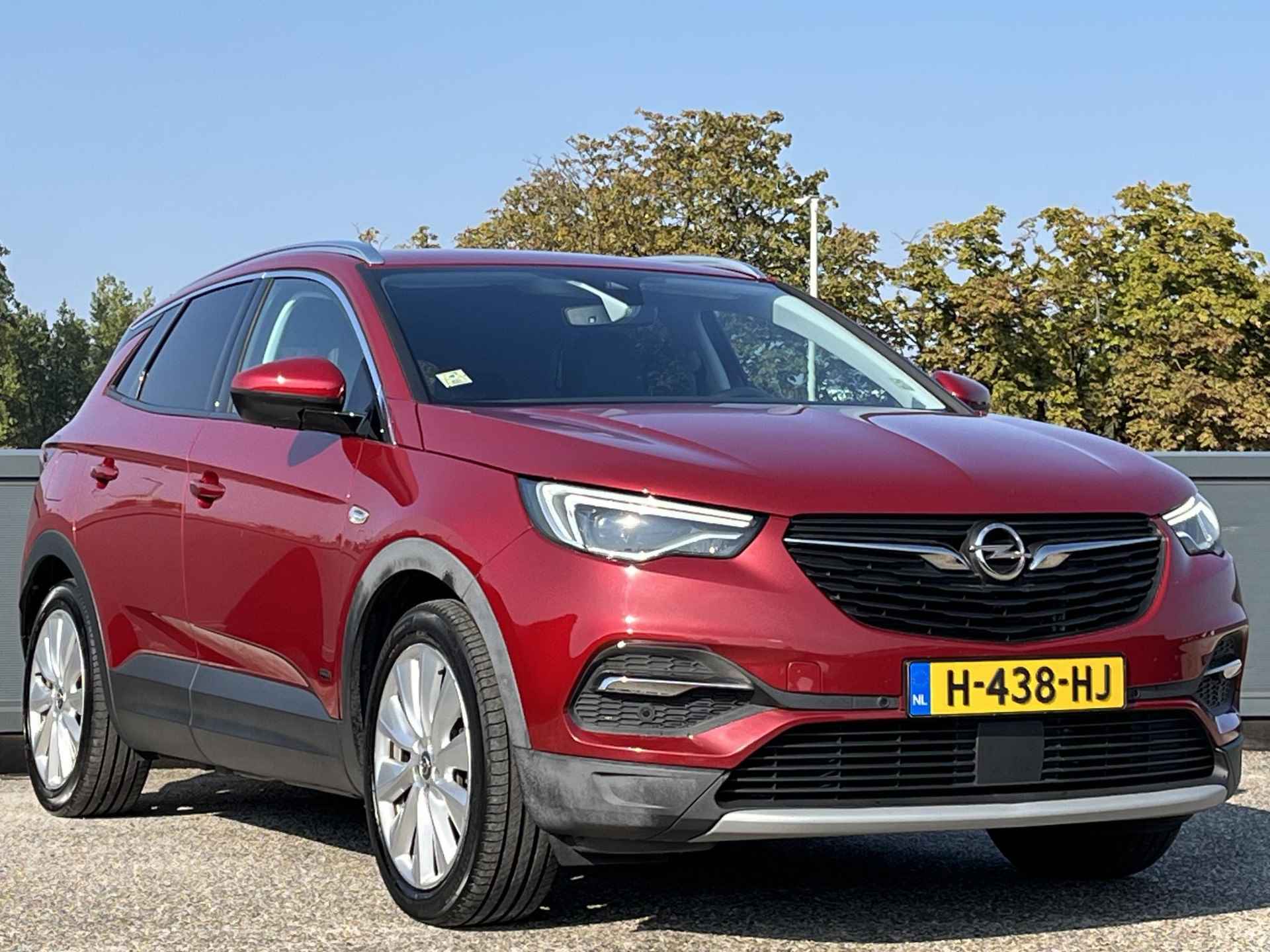 Opel Grandland X 1.6 Turbo HYbrid4 300 pk 4x4 Innovation |STOELVERWARMING|AGR-STOELEN|NAVI PRO 8"|ACHTERUITRIJCAMERA|ISOFIX|FULL LED| - 2/47