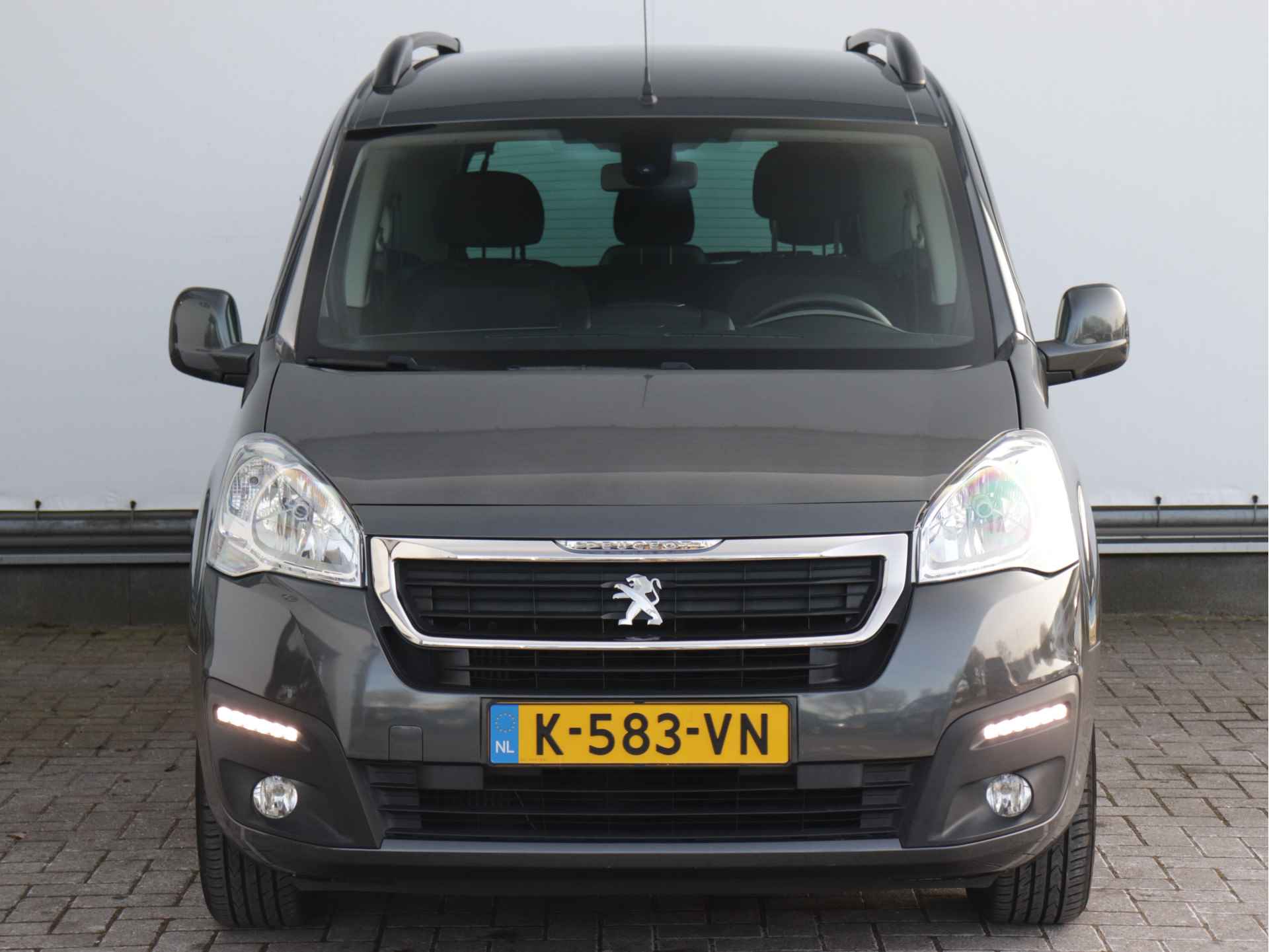 Peugeot Partner Tepee 1.2 PureTech Active | 5-zit | Trekhaak | Cruise Control | Airco | Dealer Onderhouden | - 4/28