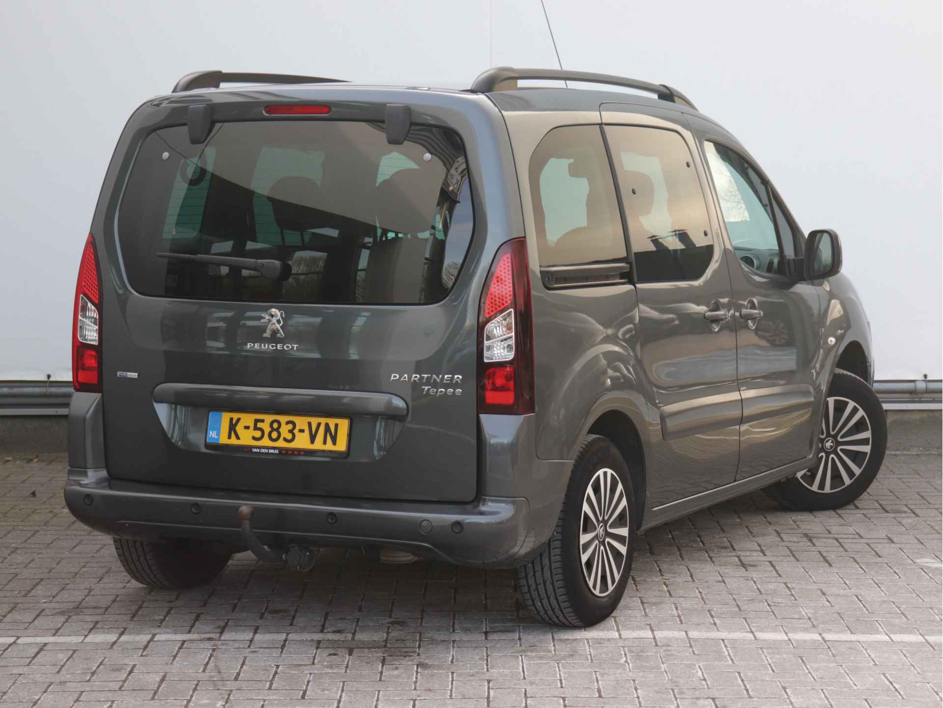 Peugeot Partner Tepee 1.2 PureTech Active | 5-zit | Trekhaak | Cruise Control | Airco | Dealer Onderhouden | - 5/28