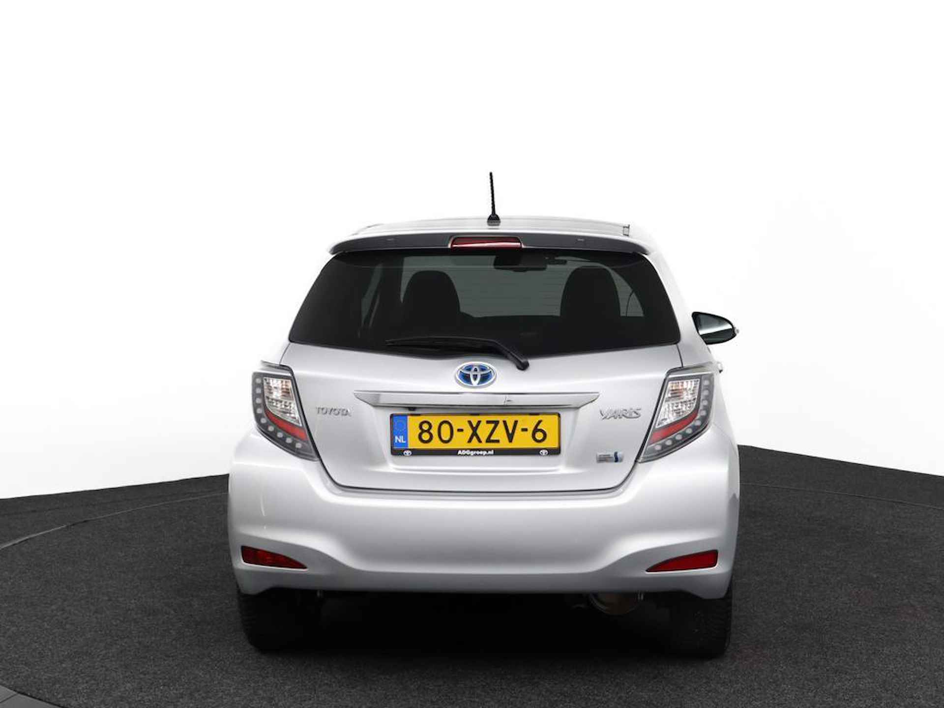 Toyota Yaris 1.5 Full Hybrid Dynamic | Panoramadak | Lichtmetalen velgen | Cruisecontrol | - 46/49