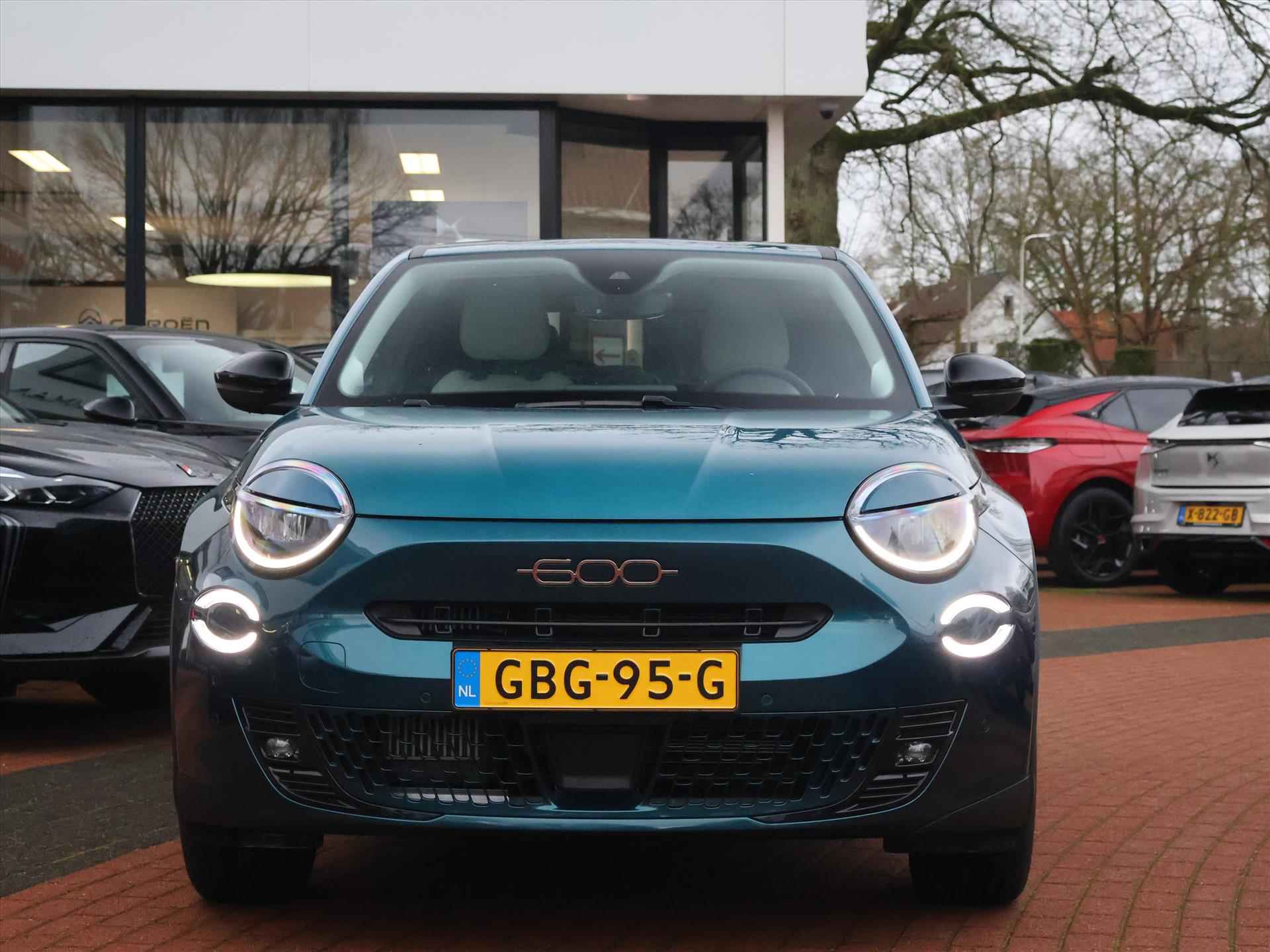 FIAT 600 Hybride 100PK Automaat6 La Prima, Rijklaarprijs | Keyless Entry | Camera | Navigatie | Apple Carplay | Stoelverwarming - 59/72