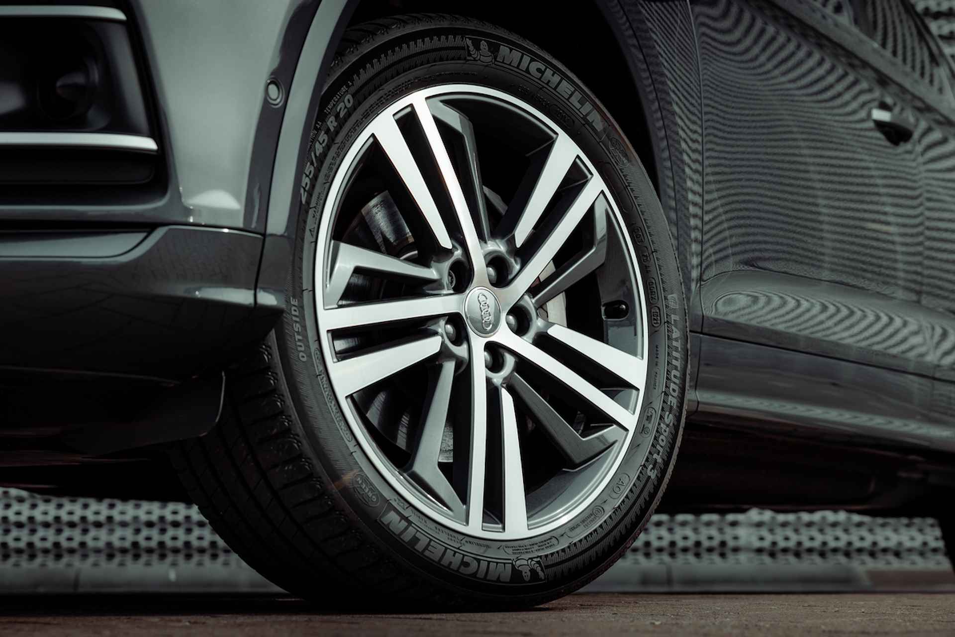 Audi Q5 55 TFSI e 367pk quattro S Line | Panoramadak | Leder | Bang & Olufsen | 20" LM velgen | Tour + City + Parking | Topview | Matrix | Stoelverwarming - 8/37