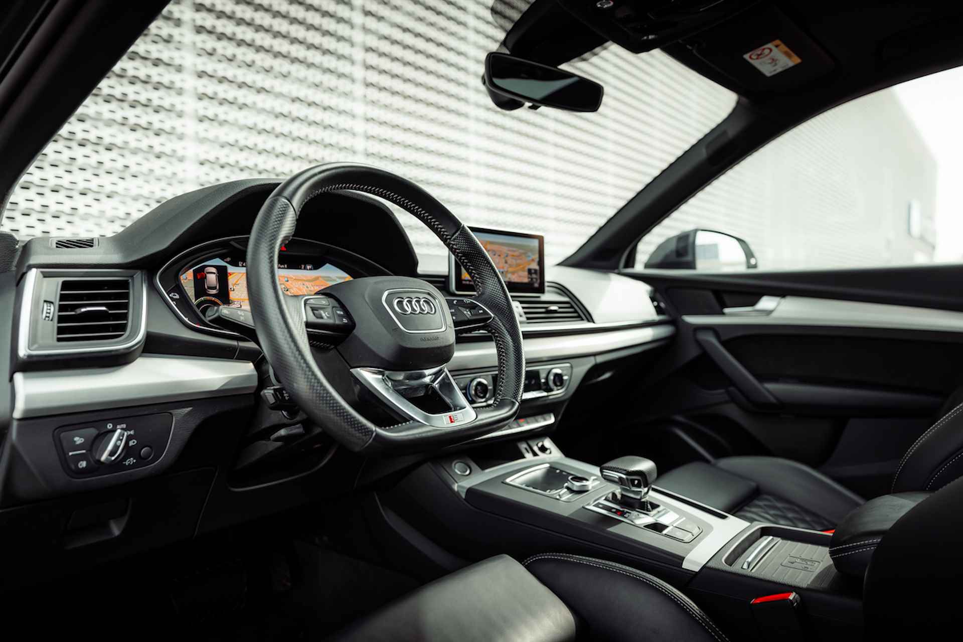 Audi Q5 55 TFSI e 367pk quattro S Line | Panoramadak | Leder | Bang & Olufsen | 20" LM velgen | Tour + City + Parking | Topview | Matrix | Stoelverwarming - 20/37