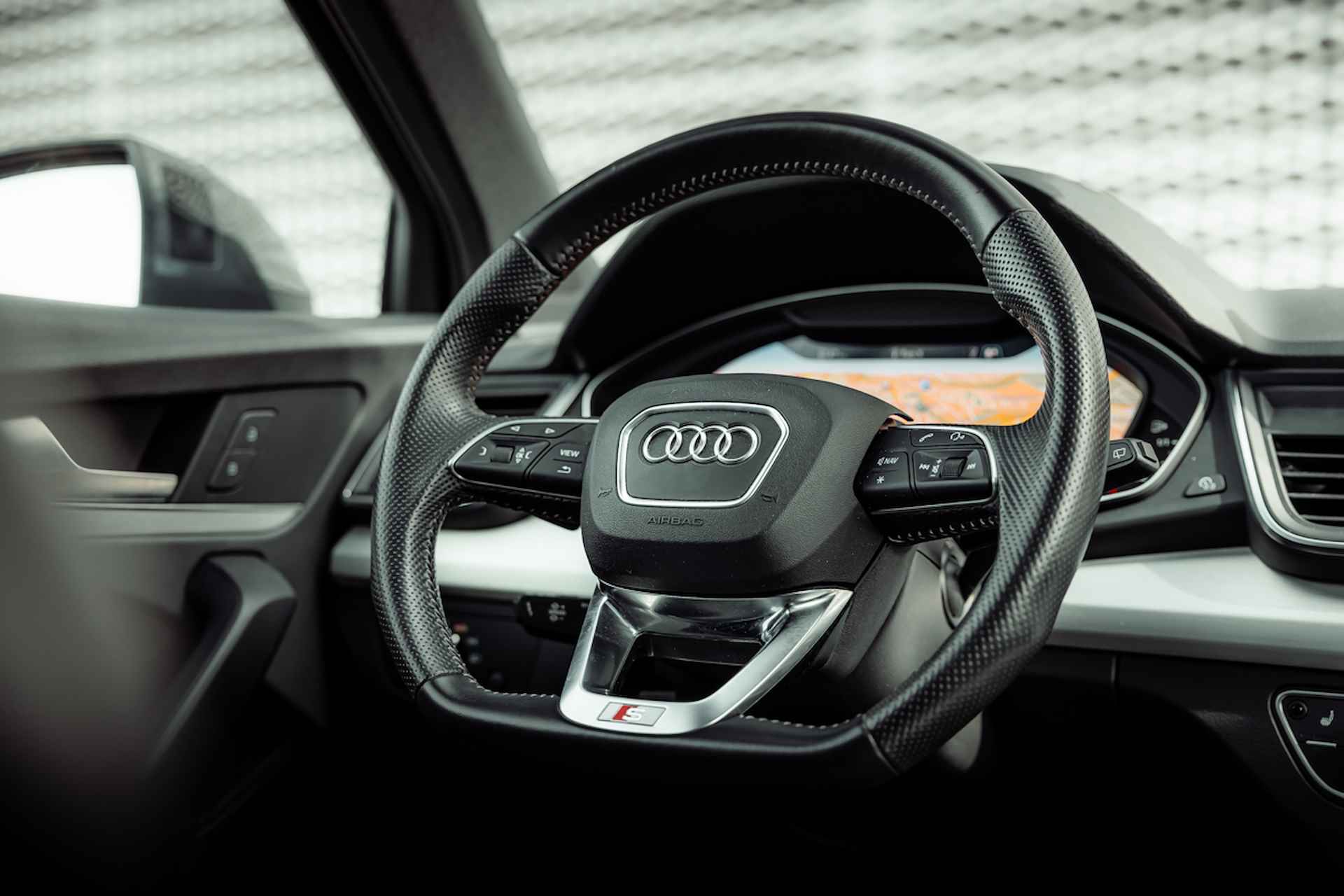 Audi Q5 55 TFSI e 367pk quattro S Line | Panoramadak | Leder | Bang & Olufsen | 20" LM velgen | Tour + City + Parking | Topview | Matrix | Stoelverwarming - 27/37