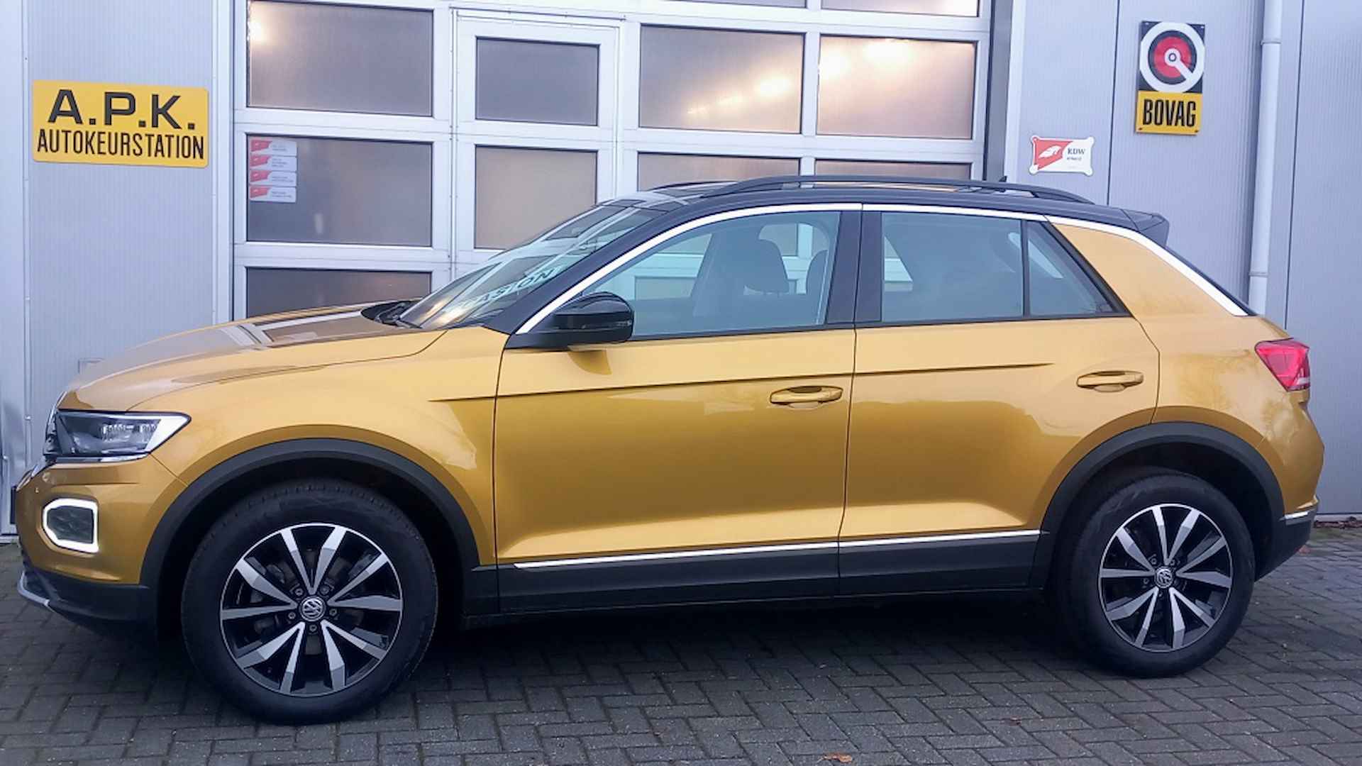 Volkswagen T-Roc 1.0 TSI Style Bns*navi*virtuel*led*camera*pano*keyless* - 4/36