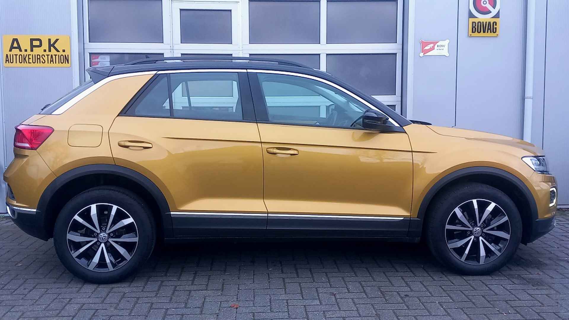 Volkswagen T-Roc 1.0 TSI Style Bns*navi*virtuel*led*camera*pano*keyless* - 11/36