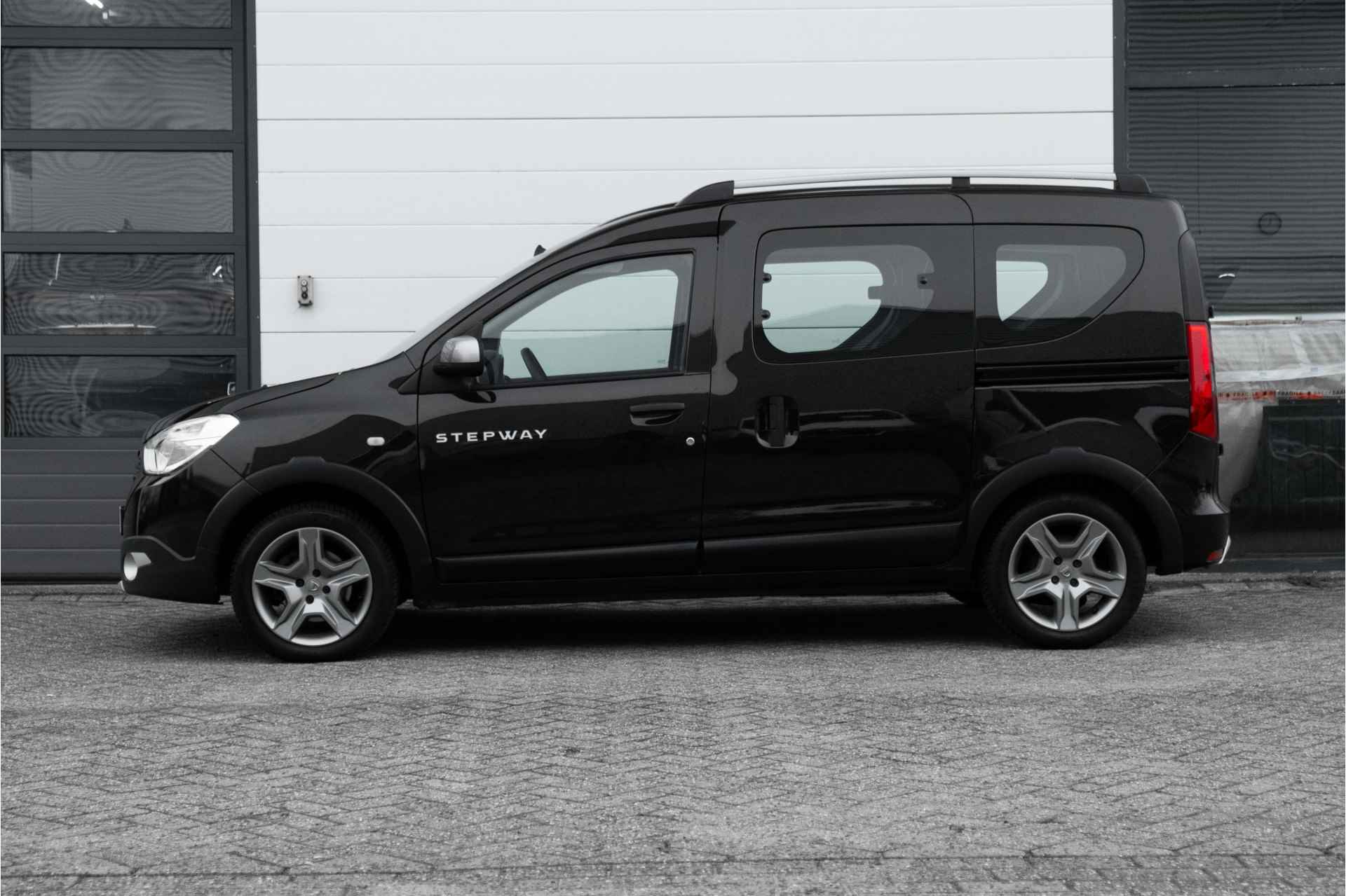 Dacia Dokker TCe 130 PK Stepway | Camera achter | Stoelverwarming | Navigatie | Apple CarPlay en Android auto | incl. Bovag rijklaarpakket met 12 maanden garantie - 6/49