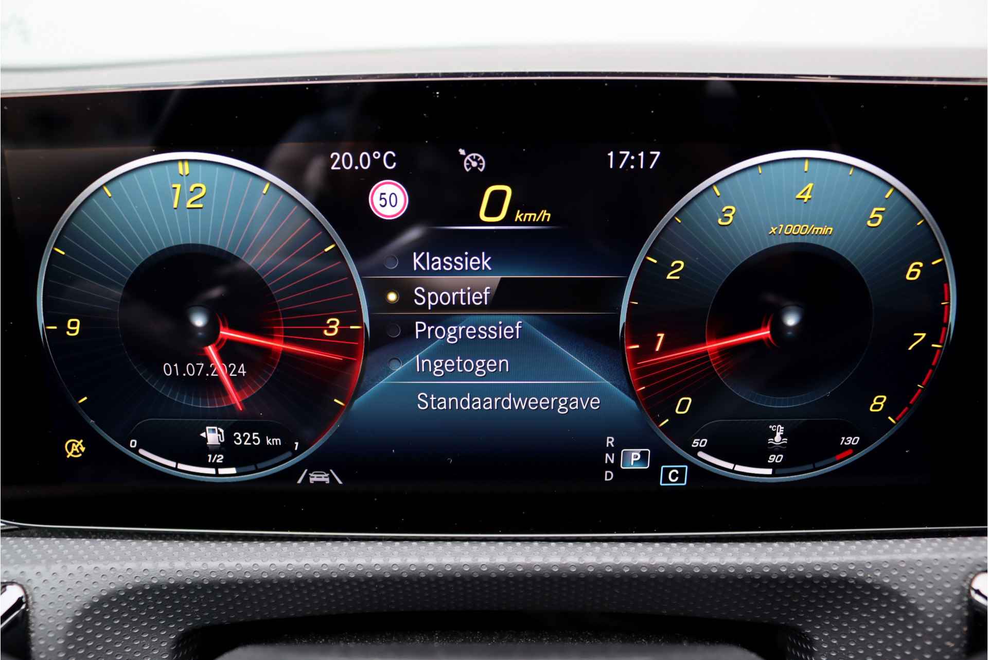 Mercedes-Benz CLA-Klasse 180 AMG Line Aut7 | Memorypakket | Panoramadak | Burmester | Augmented Reality | Sfeerverlichting | Camera | Nightpakket | - 29/41