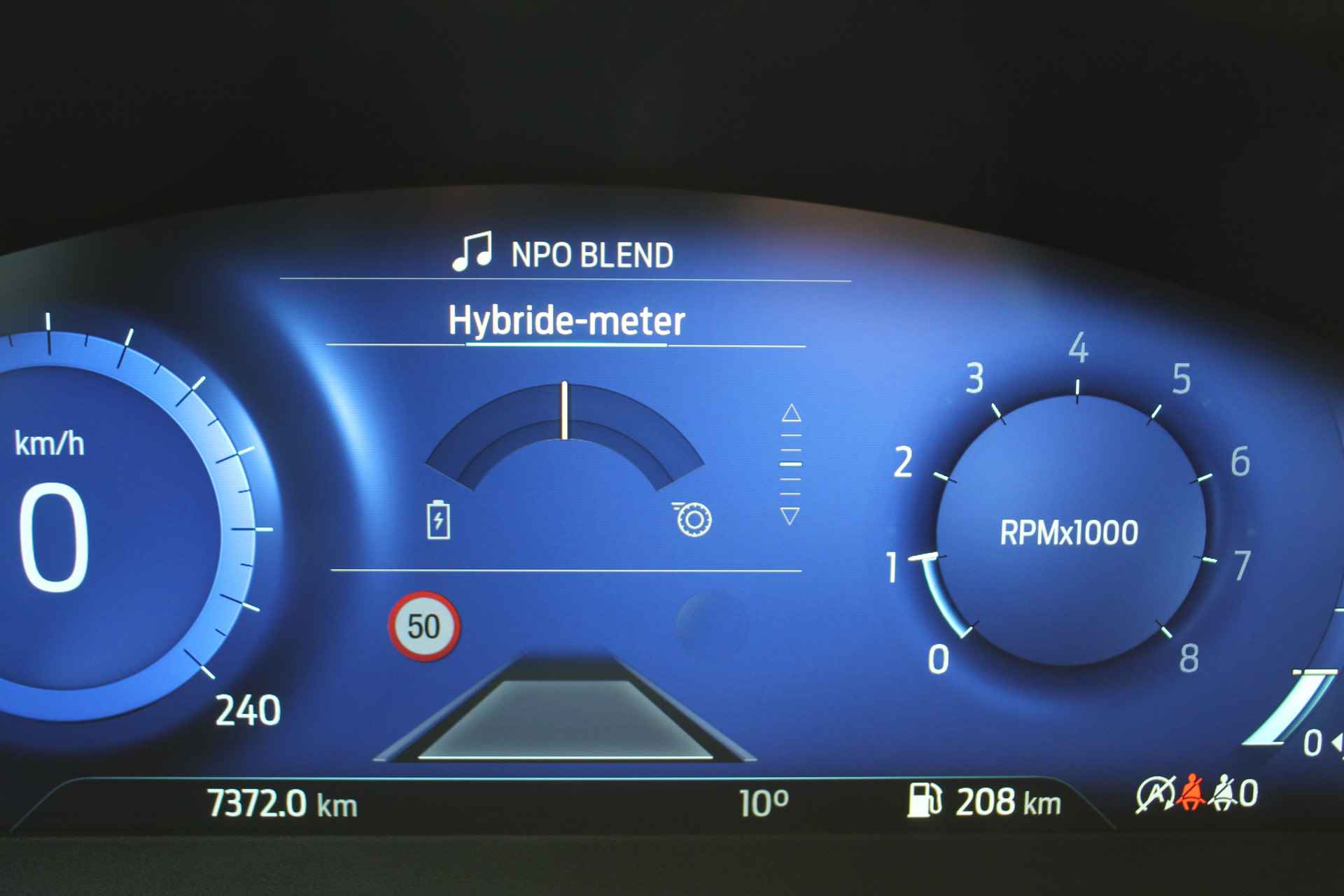 Ford Focus 1.0-125pk EcoBoost Mild-Hybrid ST Line X. Fabrieksgarantie t/m 08-03-2027 ! SYNC 4, Volautm. airco dual, lane- en side assist, pdc v+a, metallic lak, adaptive cruise cntrl, stoel-, stuur- en voorraam verwarming, B&O soundsystem, navigatie, telefoonvoorb. etc., etc. - 10/54