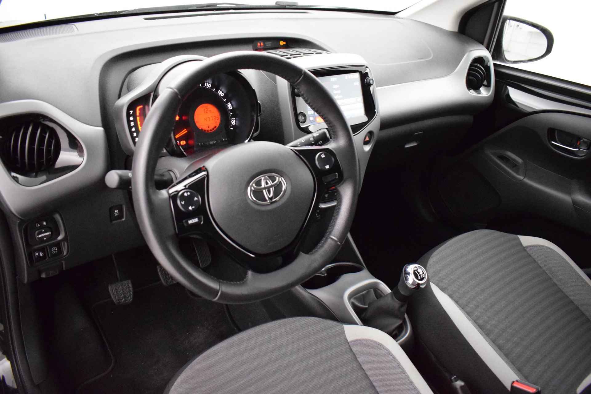 Toyota Aygo 1.0 VVT-i x-joy Apple/Android 5drs - 2/35