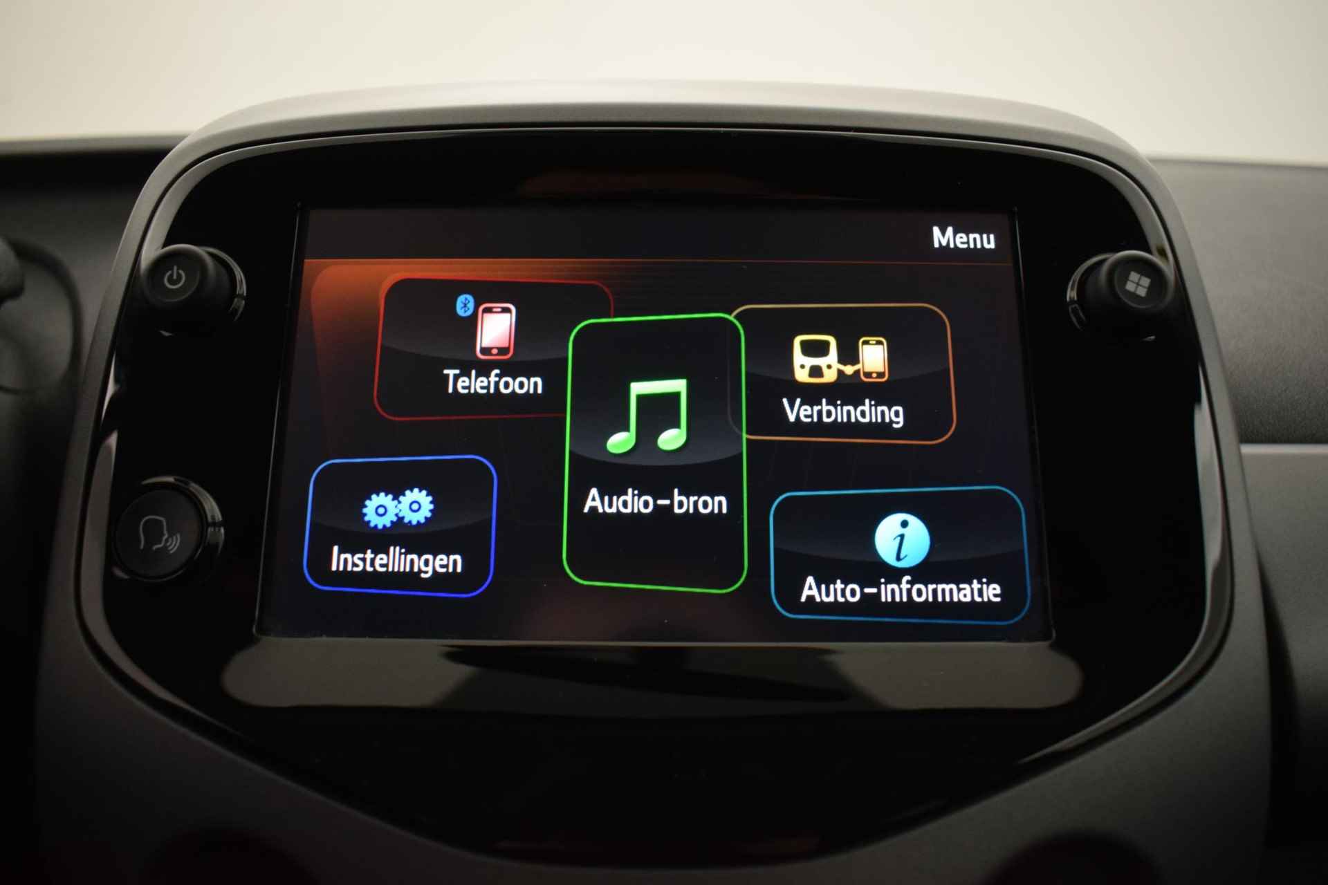 Toyota Aygo 1.0 VVT-i x-joy Apple/Android 5drs - 6/35