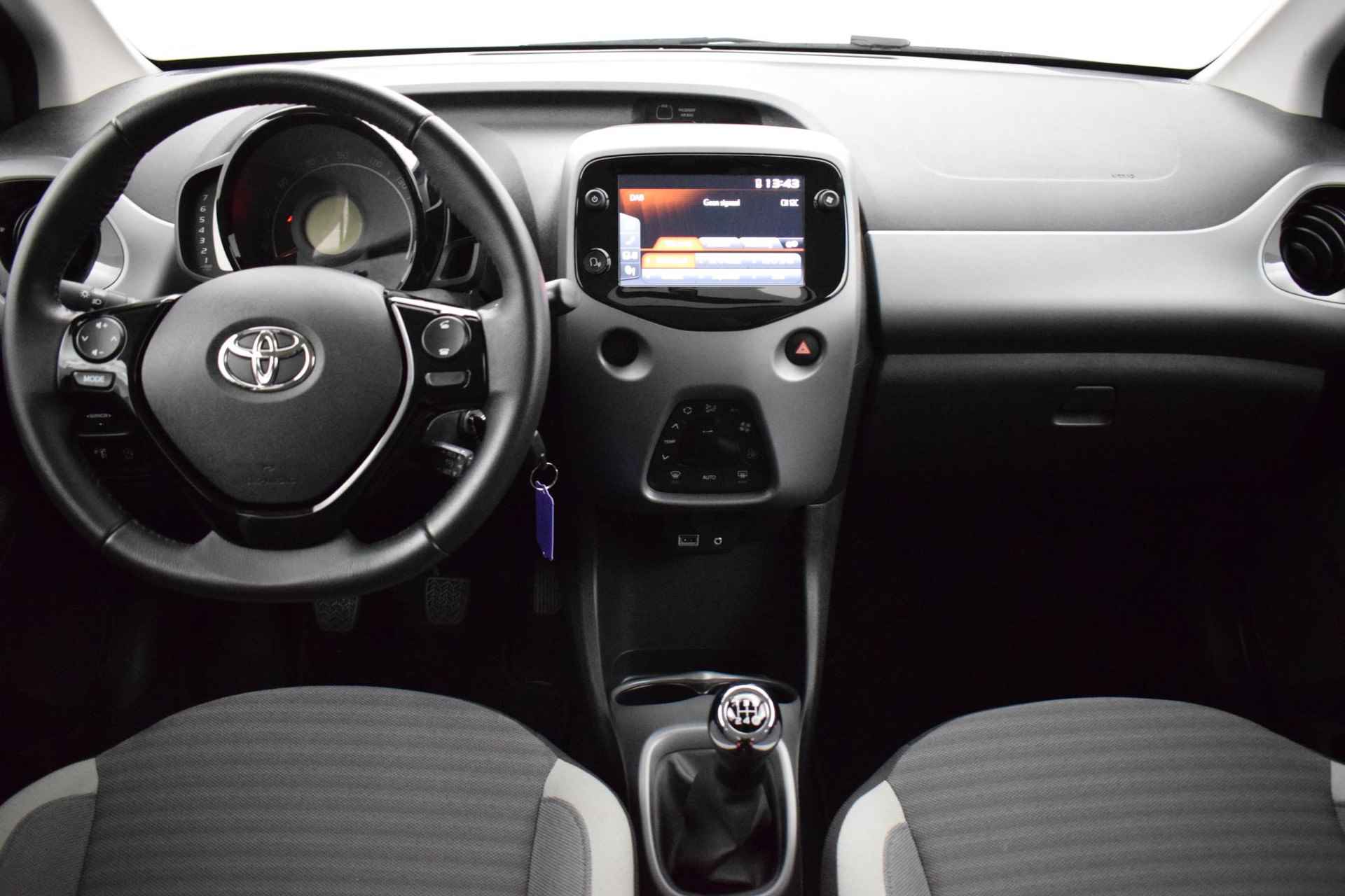 Toyota Aygo 1.0 VVT-i x-joy Apple/Android 5drs - 10/35