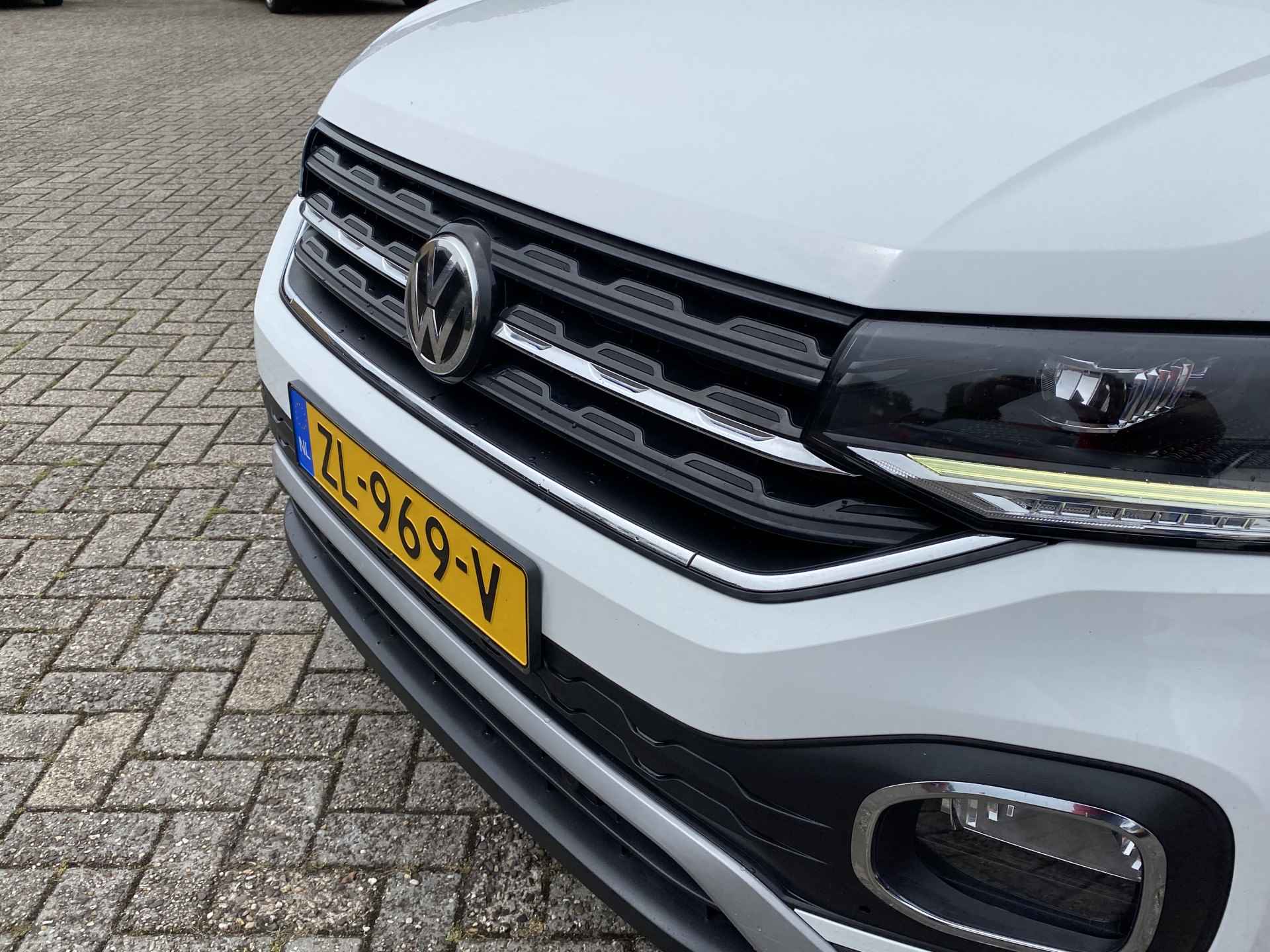 Volkswagen T-Cross 1.0 TSI Style 116 pk | navigatie | climate control | adaptieve cruise | apple carplay | parkeersensoren - 16/41