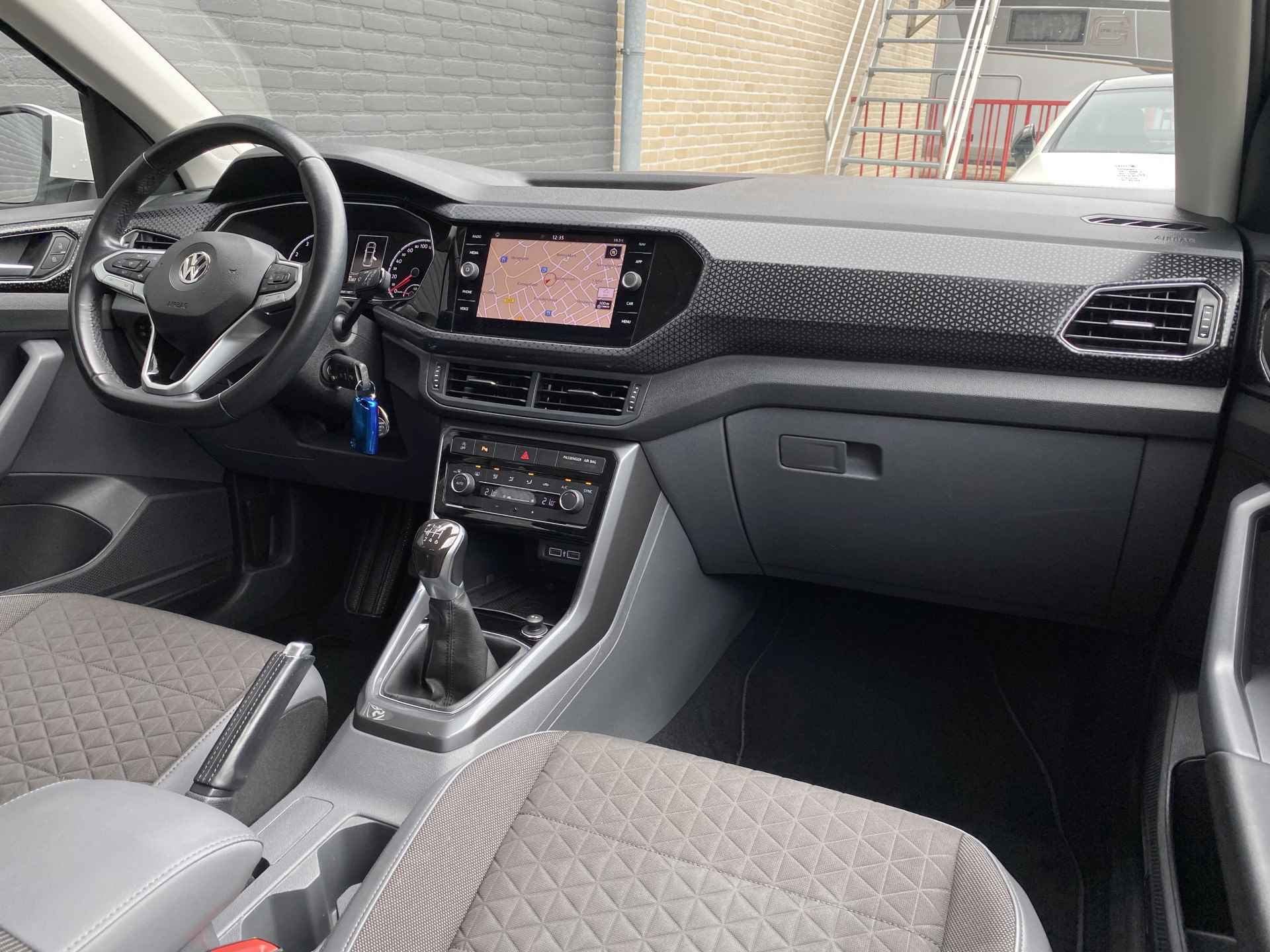 Volkswagen T-Cross 1.0 TSI Style 116 pk | navigatie | climate control | adaptieve cruise | apple carplay | parkeersensoren - 20/41