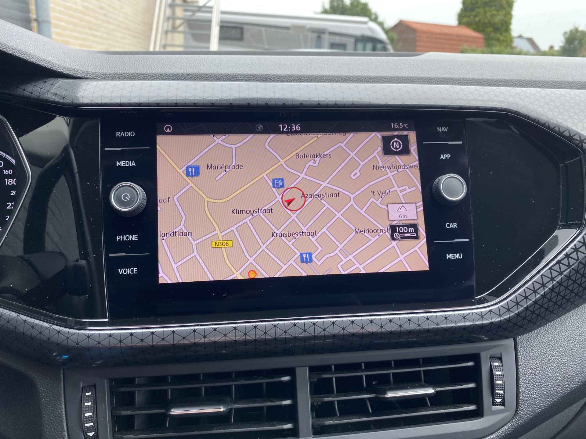 Volkswagen T-Cross 1.0 TSI Style 116 pk | navigatie | climate control | adaptieve cruise | apple carplay | parkeersensoren - 26/41