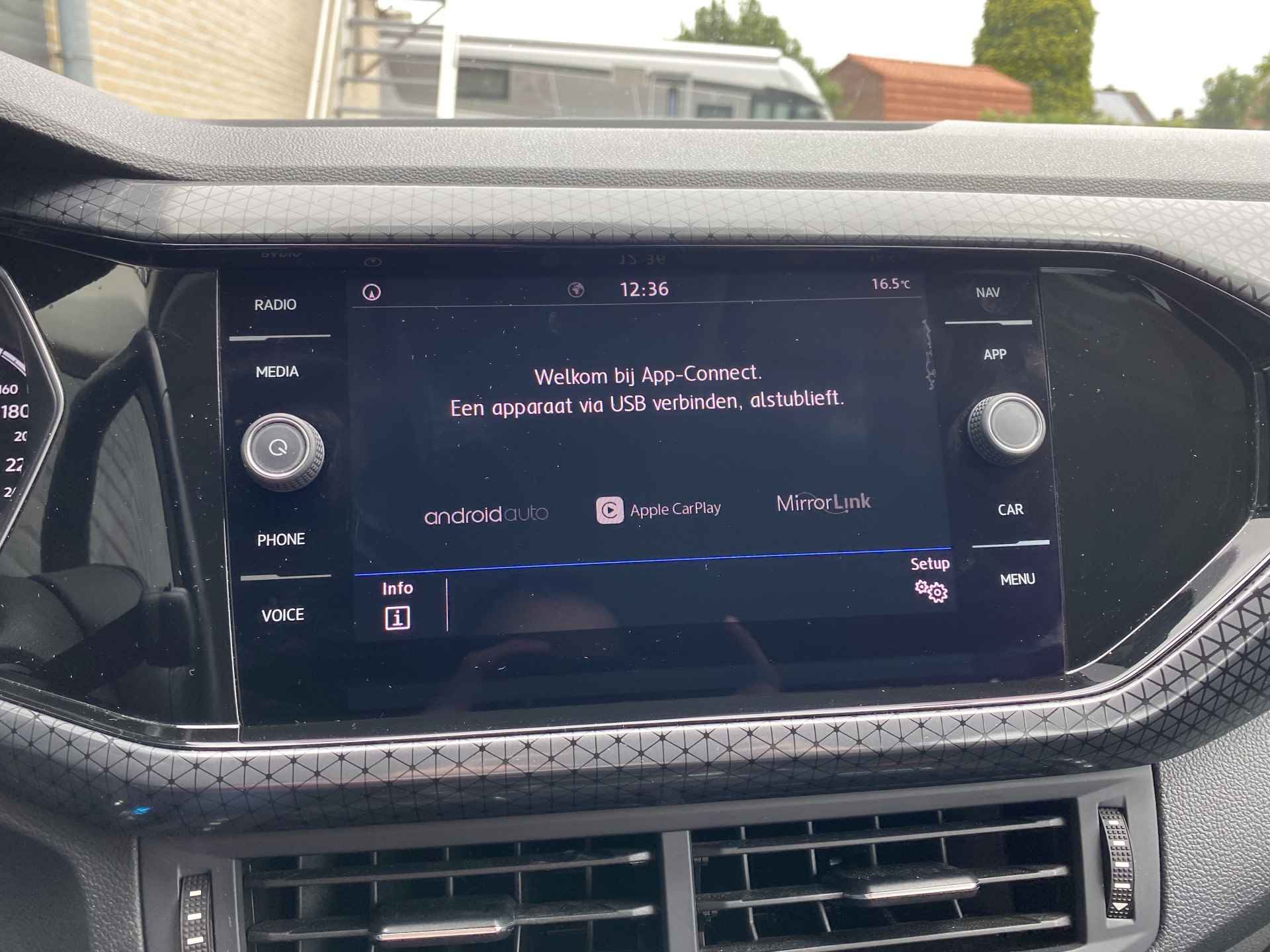 Volkswagen T-Cross 1.0 TSI Style 116 pk | navigatie | climate control | adaptieve cruise | apple carplay | parkeersensoren - 28/41