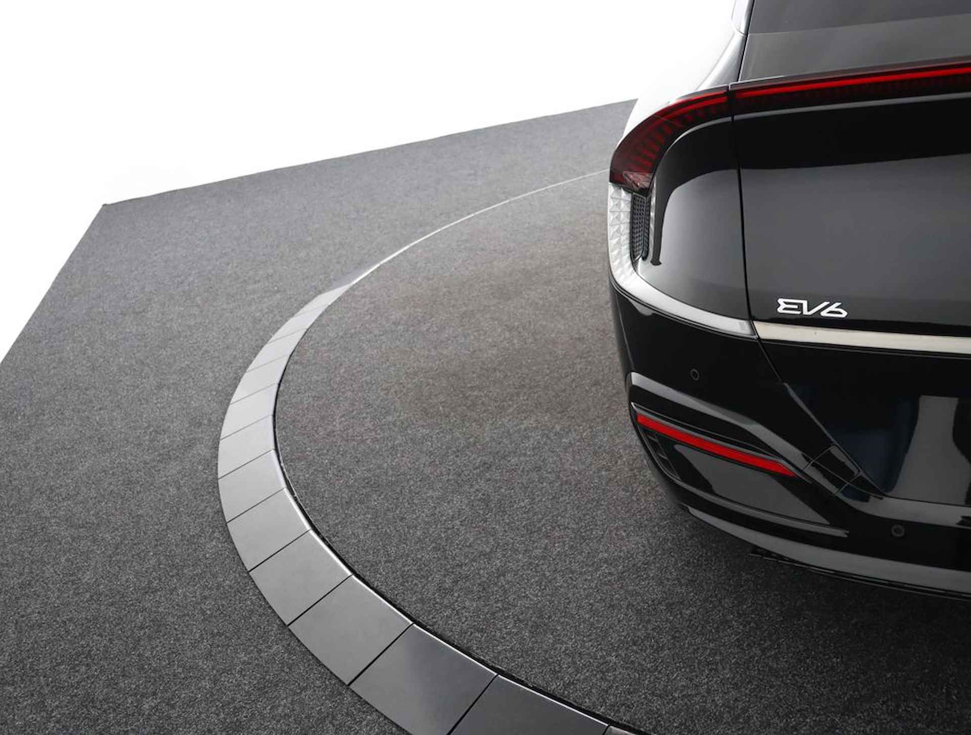 Kia Ev6 GT-Line 77.4 kWh - Elektrisch glazen schuif-/kanteldak - Apple Carplay/Android Auto - Fabrieksgarantie tot 05-2029 - 41/77