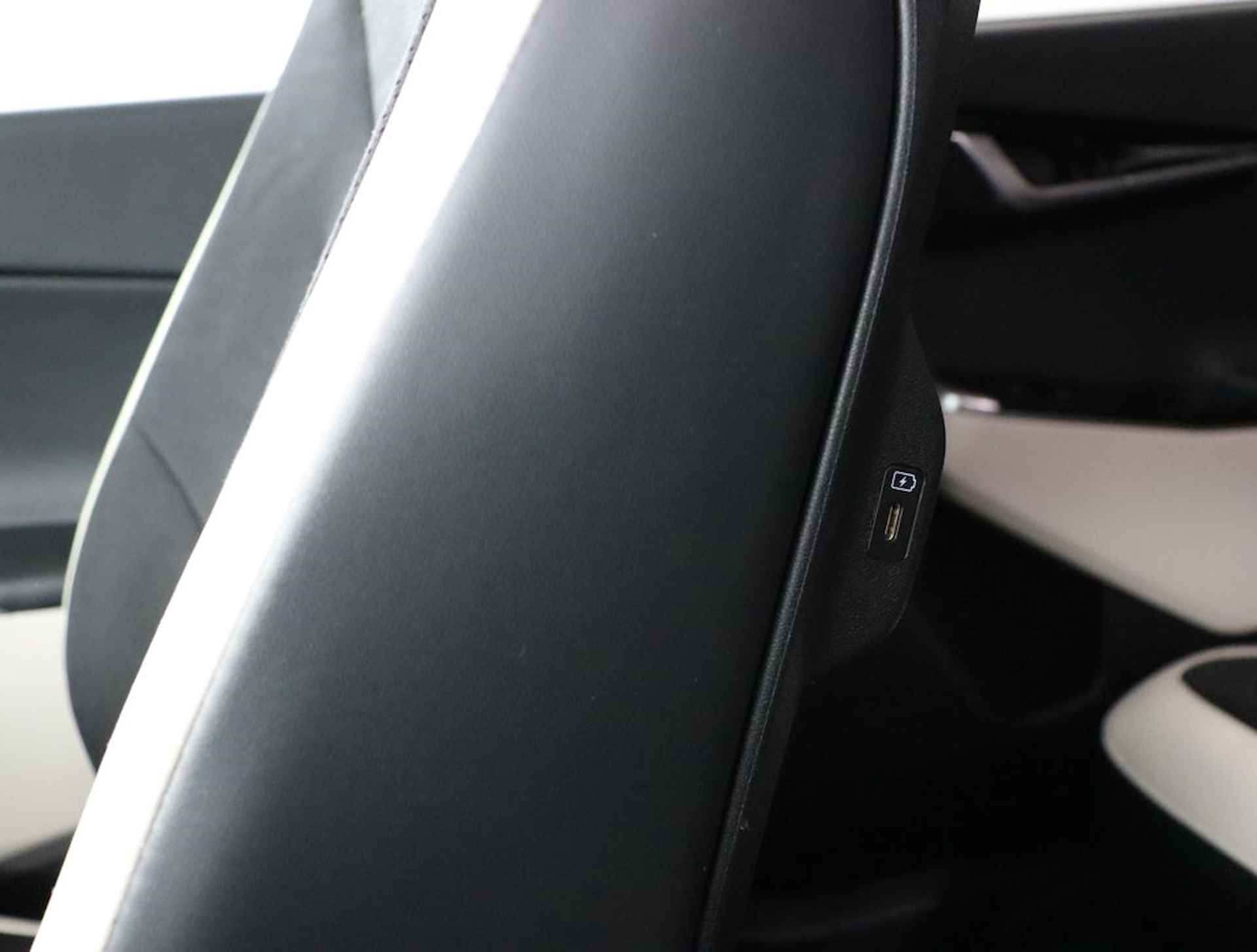 Kia Ev6 GT-Line 77.4 kWh - Elektrisch glazen schuif-/kanteldak - Apple Carplay/Android Auto - Fabrieksgarantie tot 05-2029 - 45/77