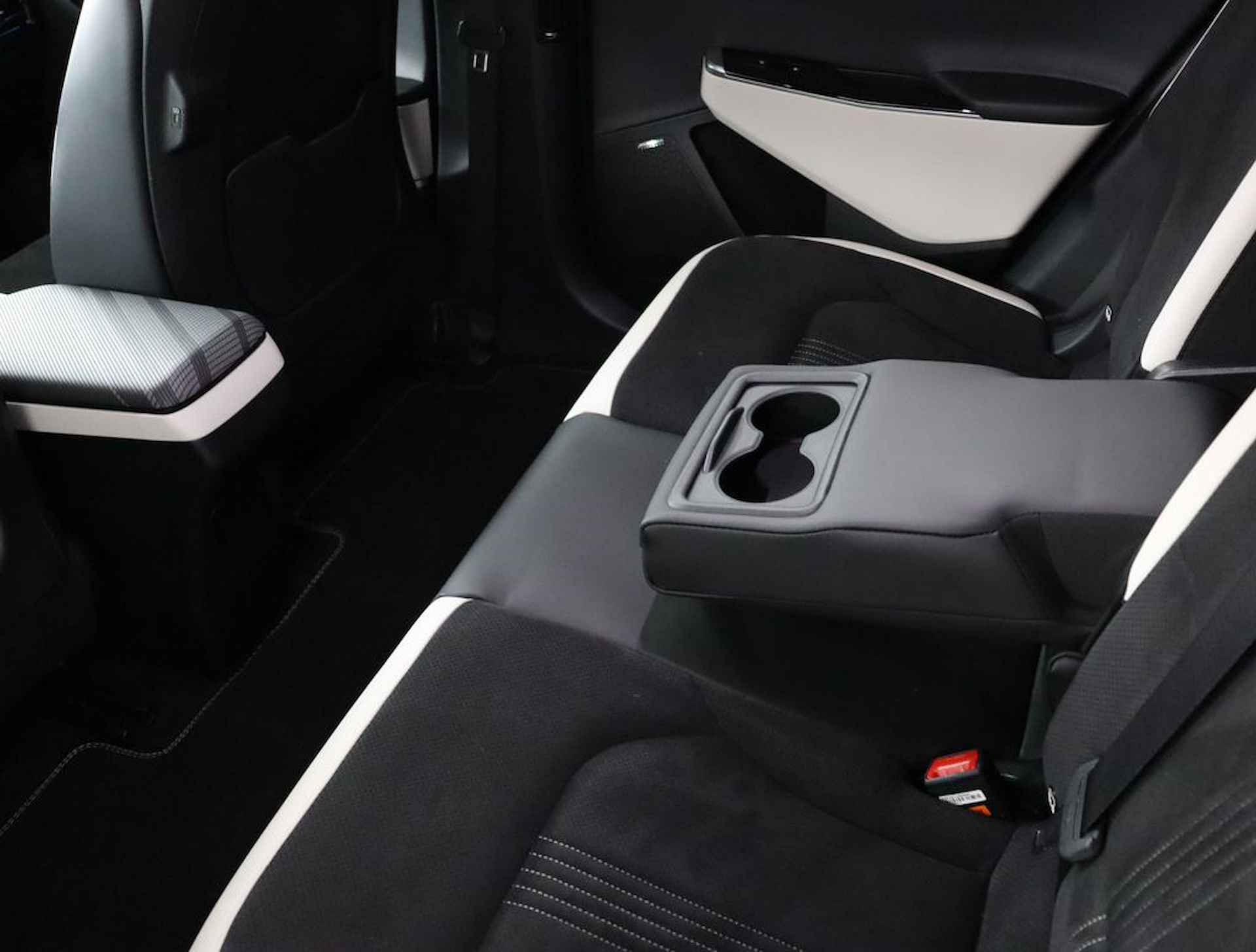 Kia Ev6 GT-Line 77.4 kWh - Elektrisch glazen schuif-/kanteldak - Apple Carplay/Android Auto - Fabrieksgarantie tot 05-2029 - 47/77