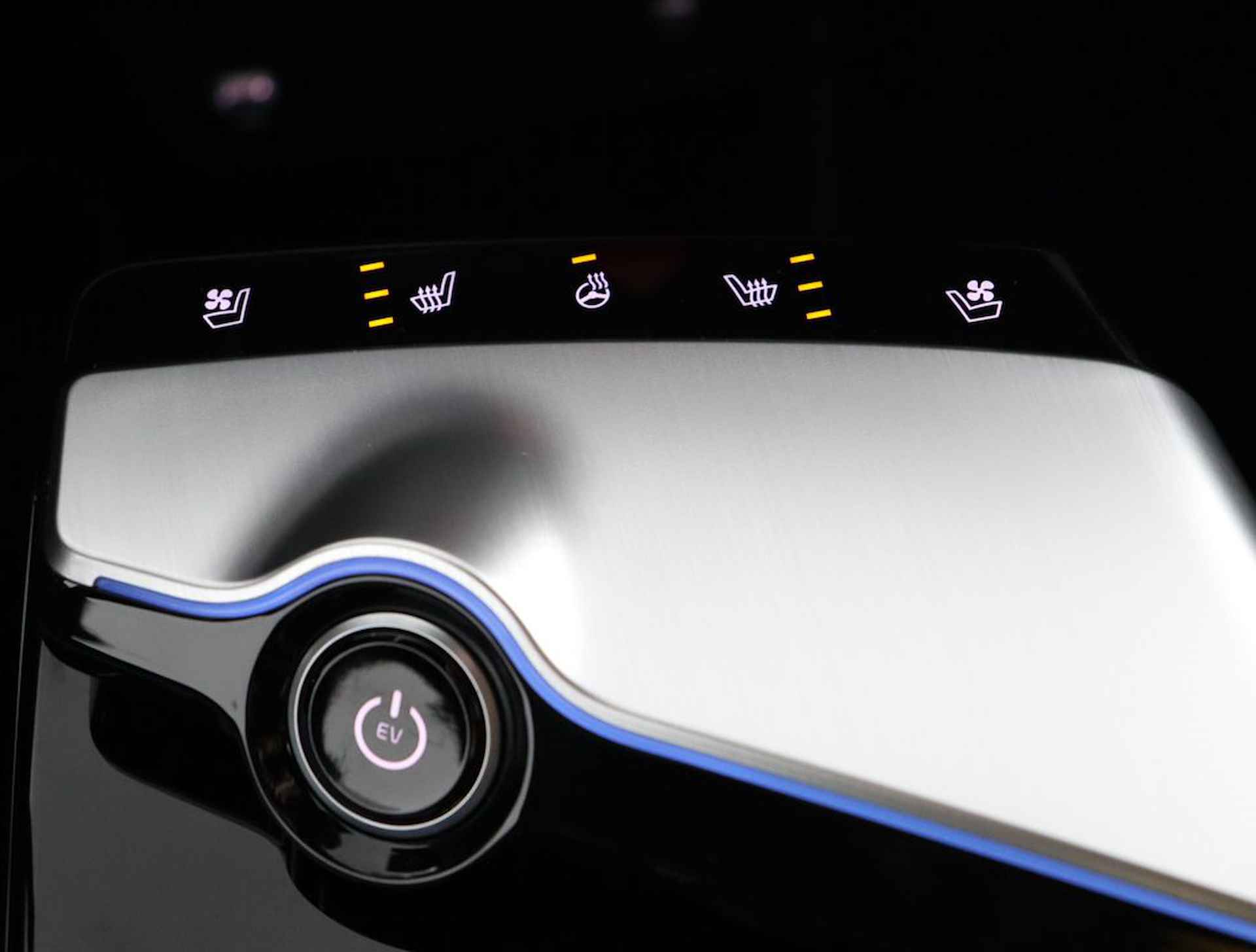 Kia Ev6 GT-Line 77.4 kWh - Elektrisch glazen schuif-/kanteldak - Apple Carplay/Android Auto - Fabrieksgarantie tot 05-2029 - 56/77