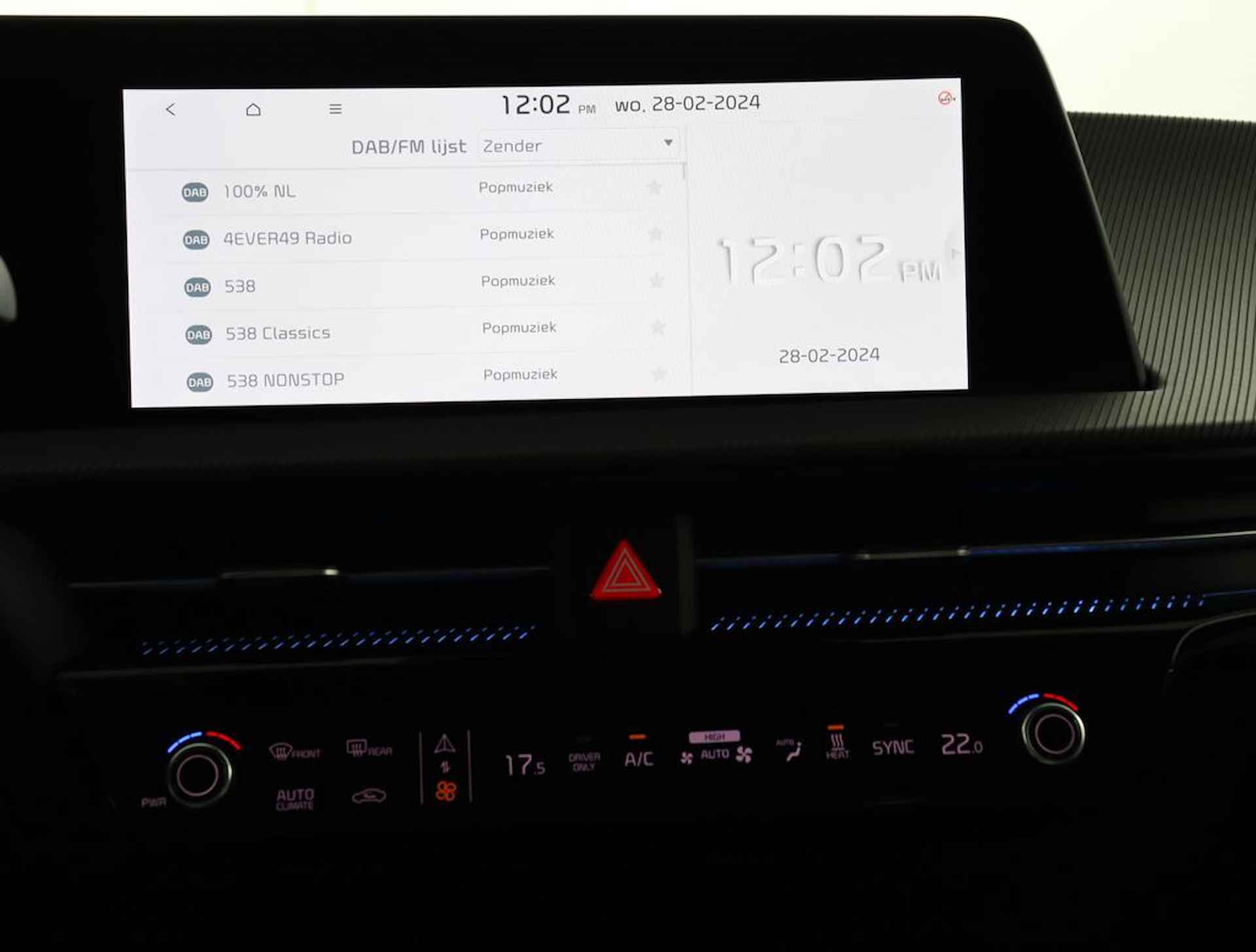 Kia Ev6 GT-Line 77.4 kWh - Elektrisch glazen schuif-/kanteldak - Apple Carplay/Android Auto - Fabrieksgarantie tot 05-2029 - 60/77