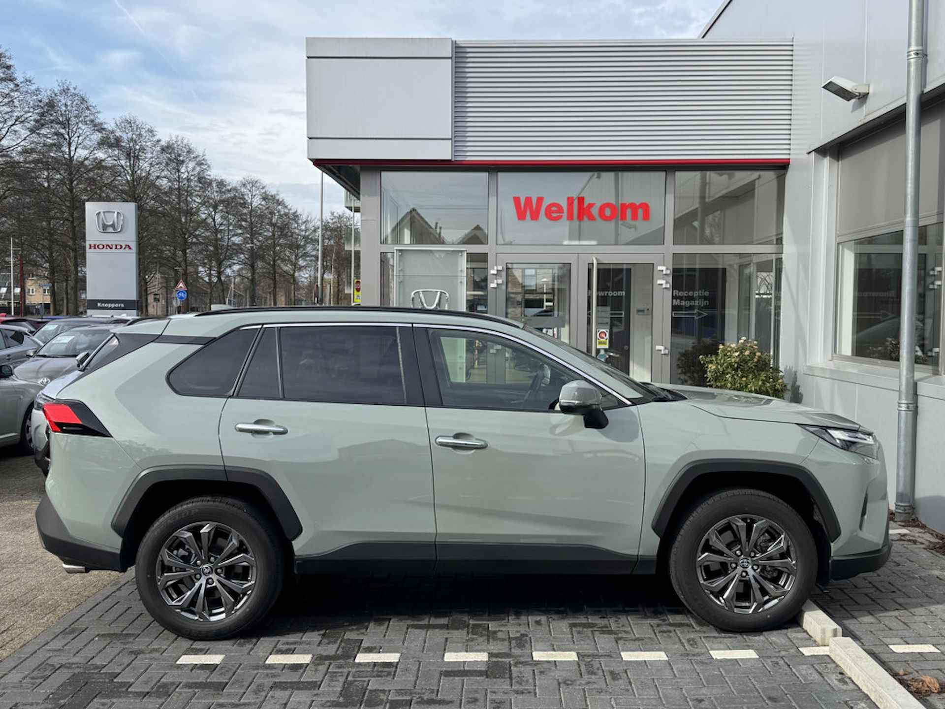 Toyota RAV4 2.5 Hybrid 2WD Business ,  All-in Rijklaarprijs - 2/20