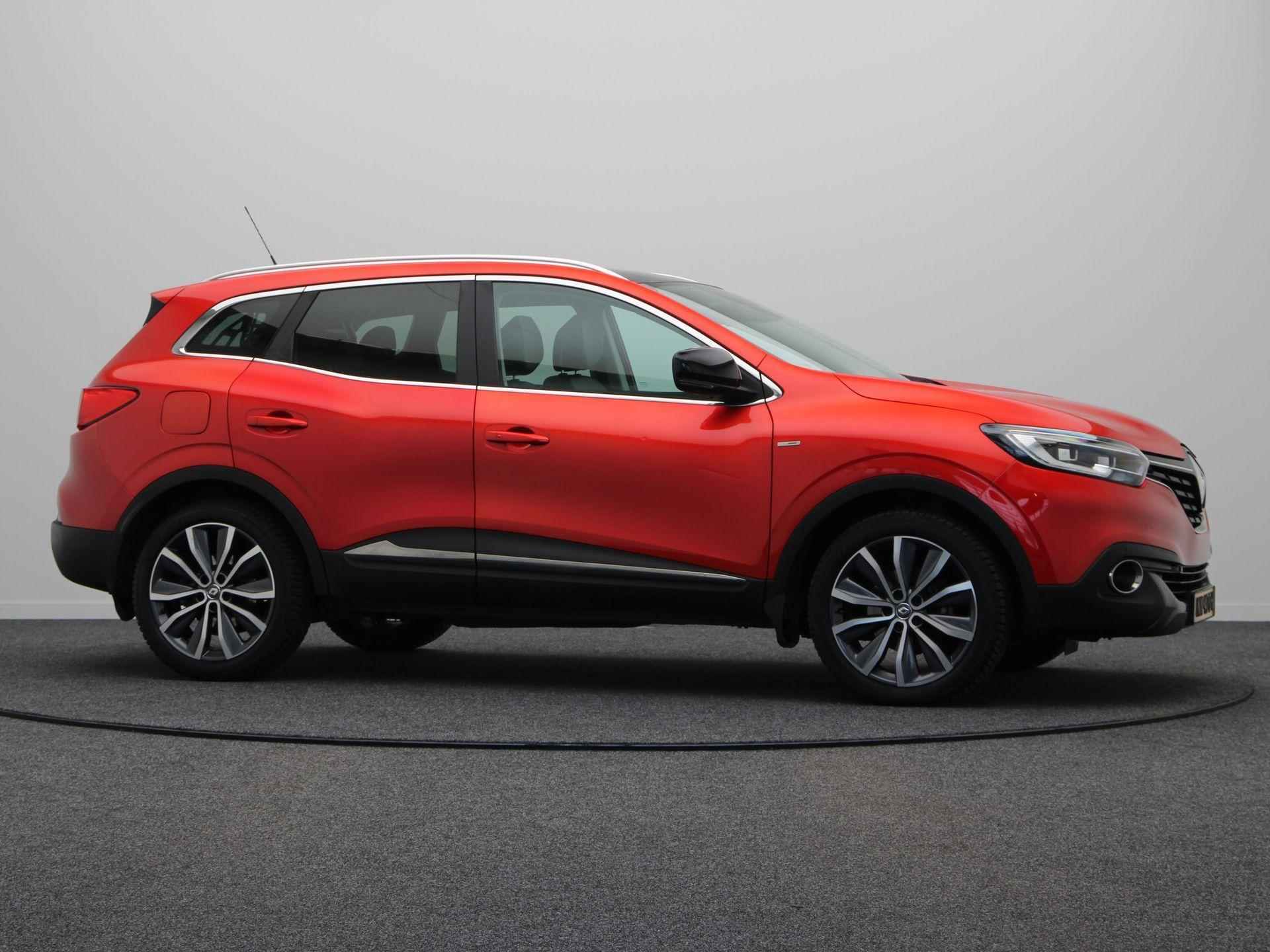 Renault Kadjar 130pk TCe Bose | Trekhaak | Panoramadak | Navigatie | Parkeersensoren voor en achter | - 12/52