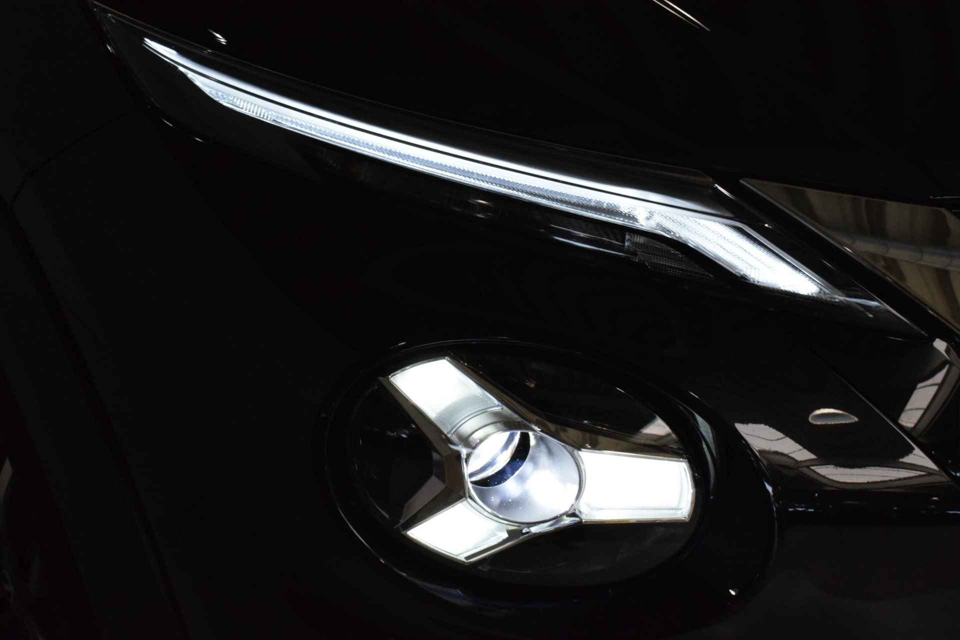 Nissan Juke 1.0 DIG-T N-Design | Achteruitrijcamera | Parkeersensoren | Bose audio | Cruise control | Navigatie | USB-aansluiting | Apple Carplay/Android auto | Lane keep assist | Keyless entry | Automatische regen/licht sensor | - 5/50