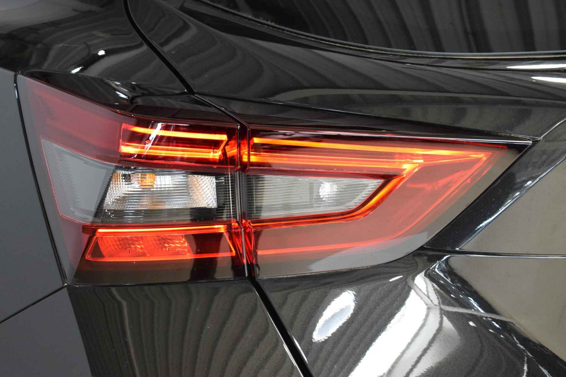 Nissan Juke 1.0 DIG-T N-Design | Achteruitrijcamera | Parkeersensoren | Bose audio | Cruise control | Navigatie | USB-aansluiting | Apple Carplay/Android auto | Lane keep assist | Keyless entry | Automatische regen/licht sensor | - 13/50