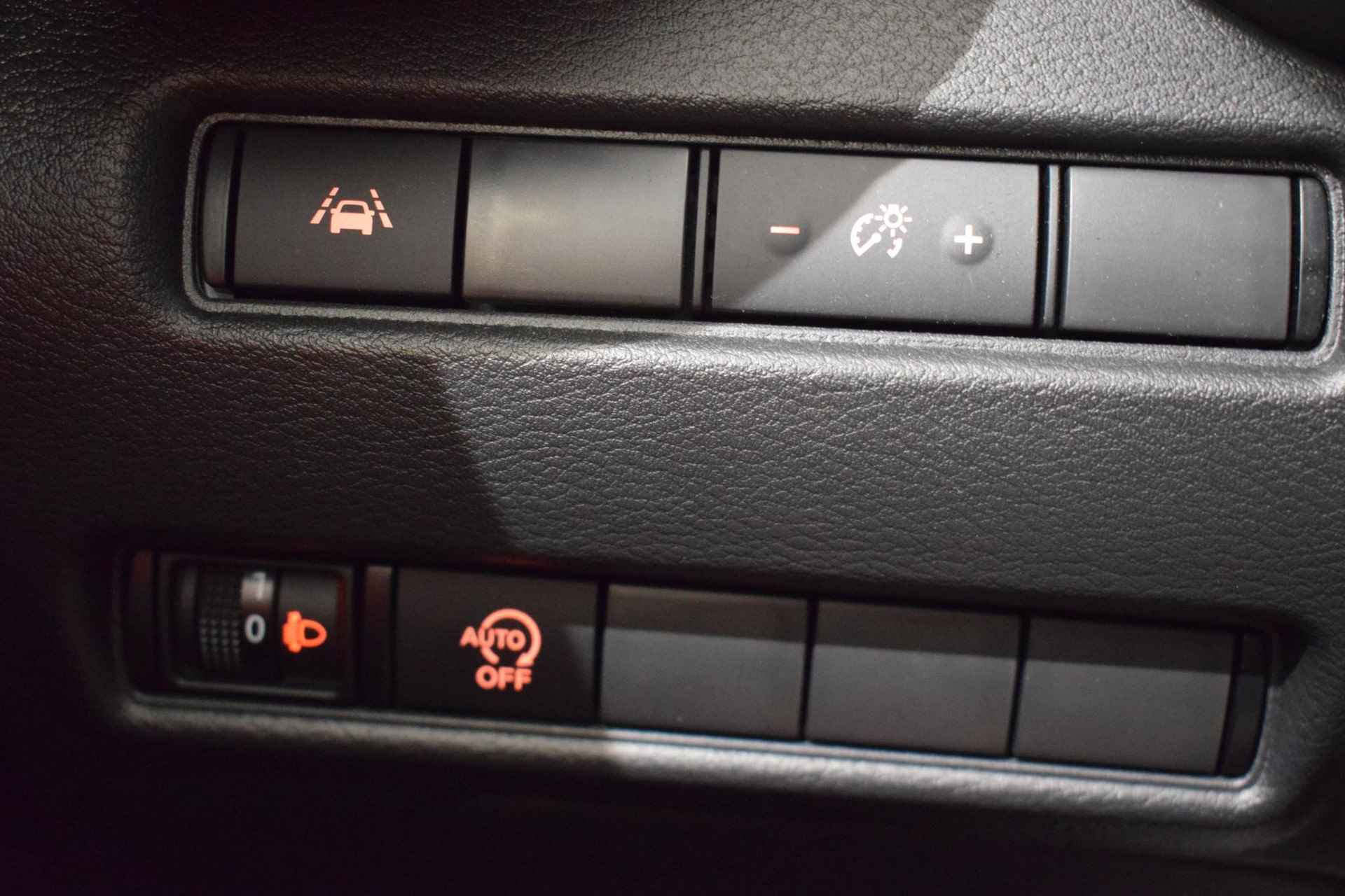 Nissan Juke 1.0 DIG-T N-Design | Achteruitrijcamera | Parkeersensoren | Bose audio | Cruise control | Navigatie | USB-aansluiting | Apple Carplay/Android auto | Lane keep assist | Keyless entry | Automatische regen/licht sensor | - 47/50