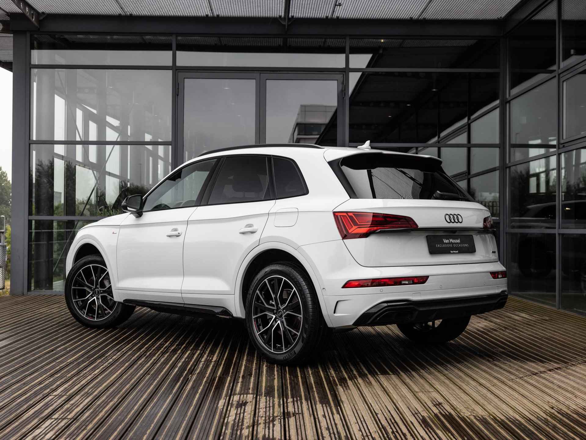 Audi Q5 55 TFSI e S edition Competition | PANORAMA/SCHUIF-KANTELDAK | B&O SOUNDSYSTEM | ZWART OPTIEK | 20 INCH | 2 X S-LINE | 360 CAMERA | ADAPTIVE CRUISE CONTROL | APPLE CARPLAY | LED MATRIX | - 6/51