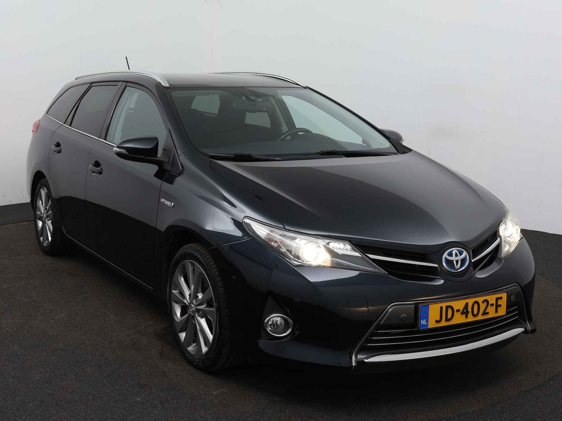 Toyota Auris Touring Sports 1.8 Hybrid Executive Limited | Camera | LM Velgen | Cruise Control | Trekhaak | Parkeersensoren | - 27/41