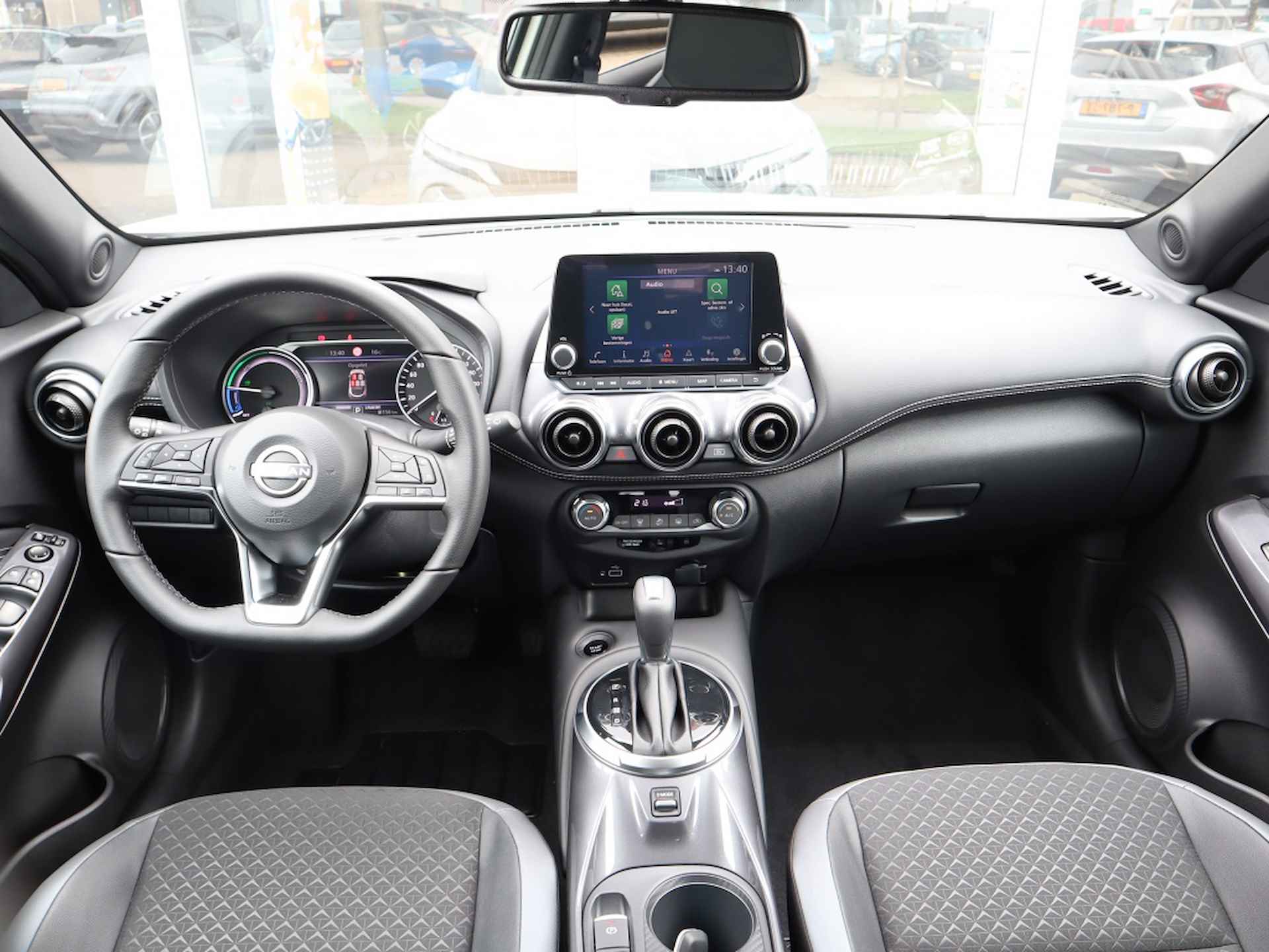 Nissan Juke 1.6 Hybrid N-Connecta/ Registratie premie! / Navigatie / Cruise - 6/26