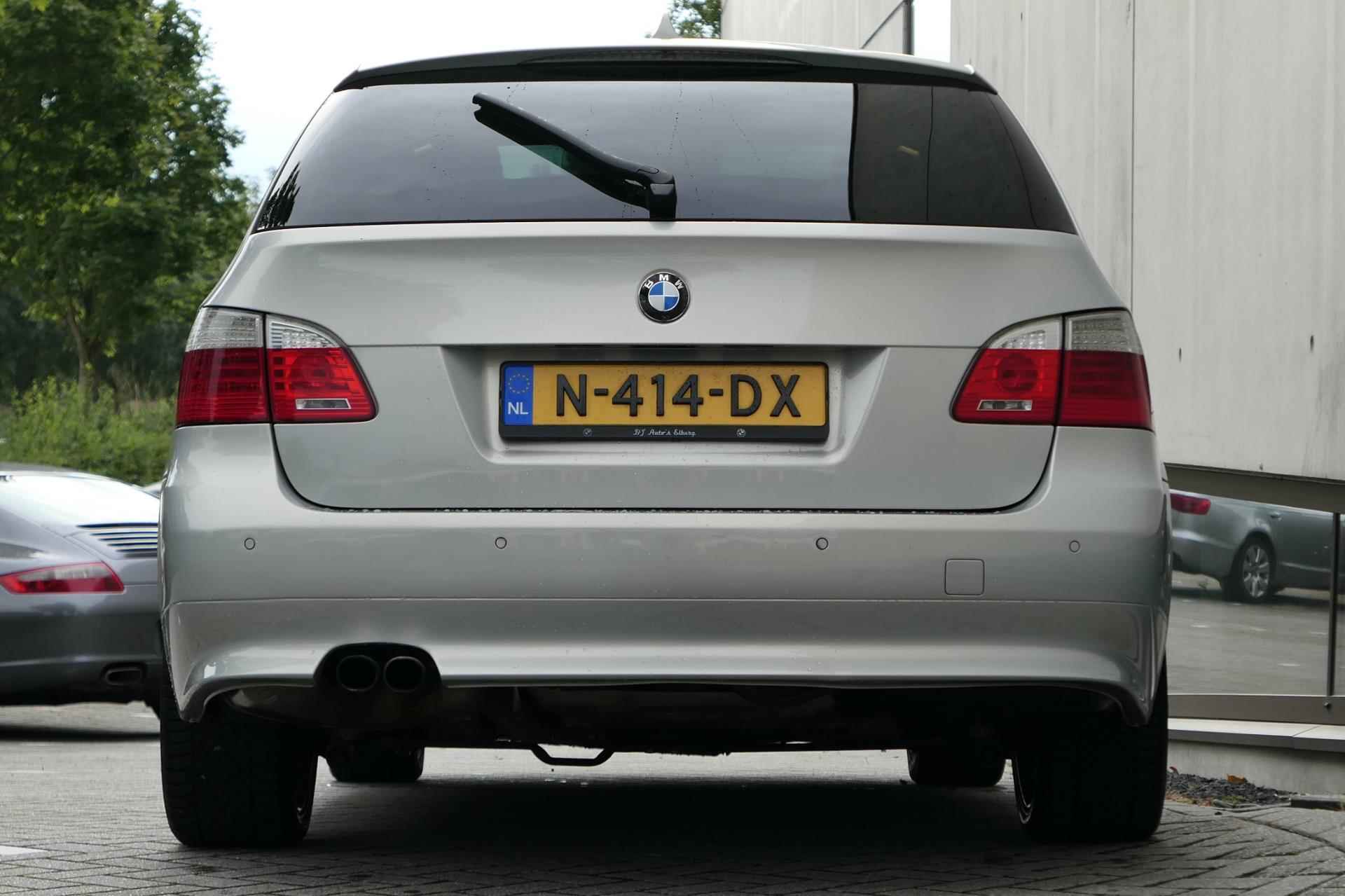 BMW 5-serie Touring 530xi Facelift 272pk Individual Panodak HUD Youngtimer - 30/31