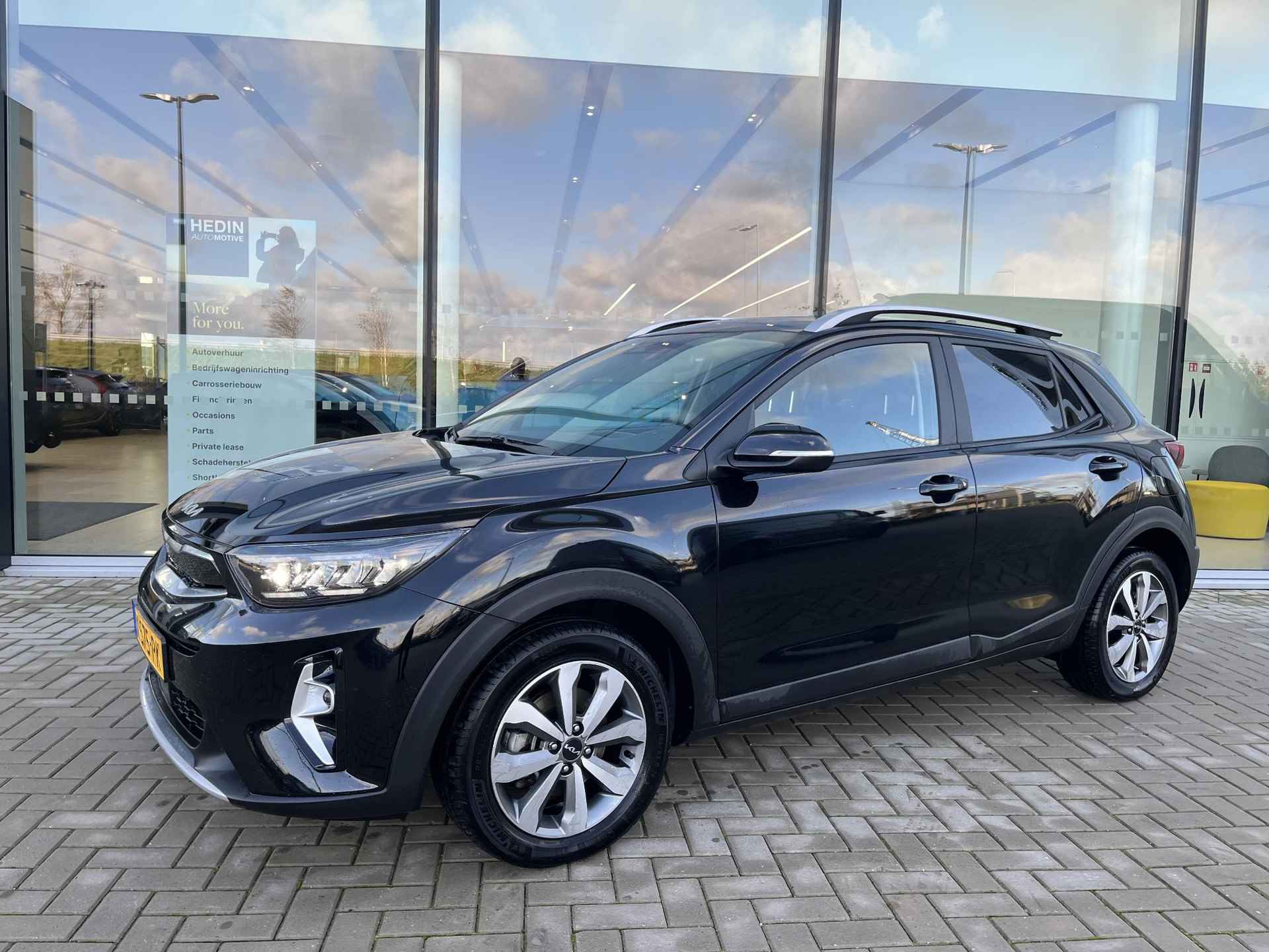 Kia Stonic 1.0 T-GDi MHEV 100PK DynamicPlusLine | Navigatie | Camera | Climate control | Cruise control | Carplay | PDC | MLV 16 inch - 17/19