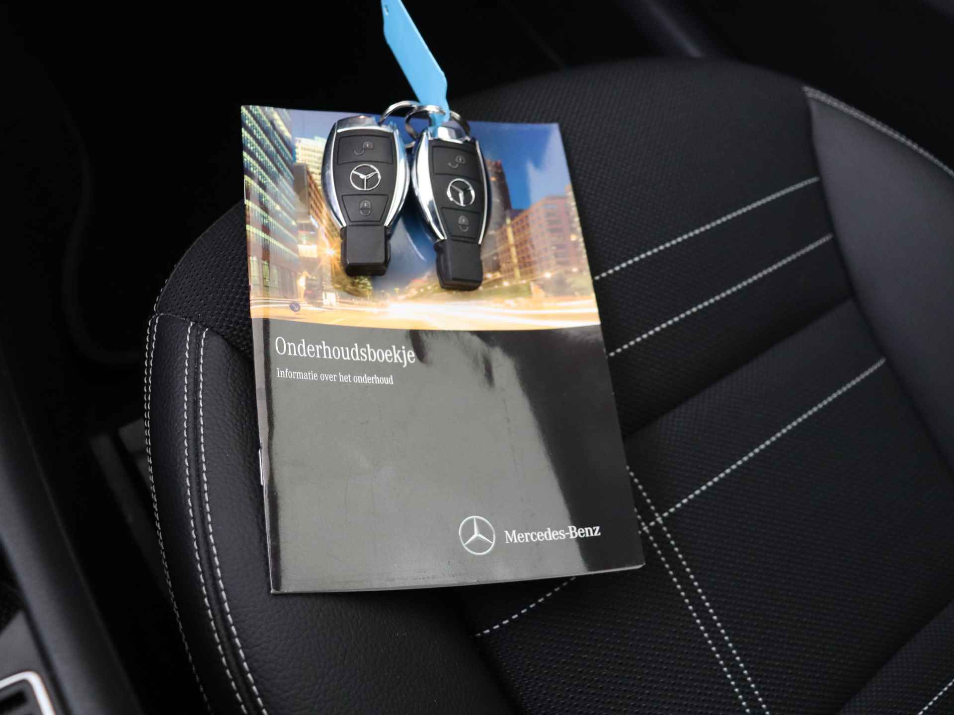 Mercedes-Benz GLA 200 Ambition 157 pk Automaat | Navigatie | Panoramadak | 18 inch Lichtmetalen velgen - 23/34