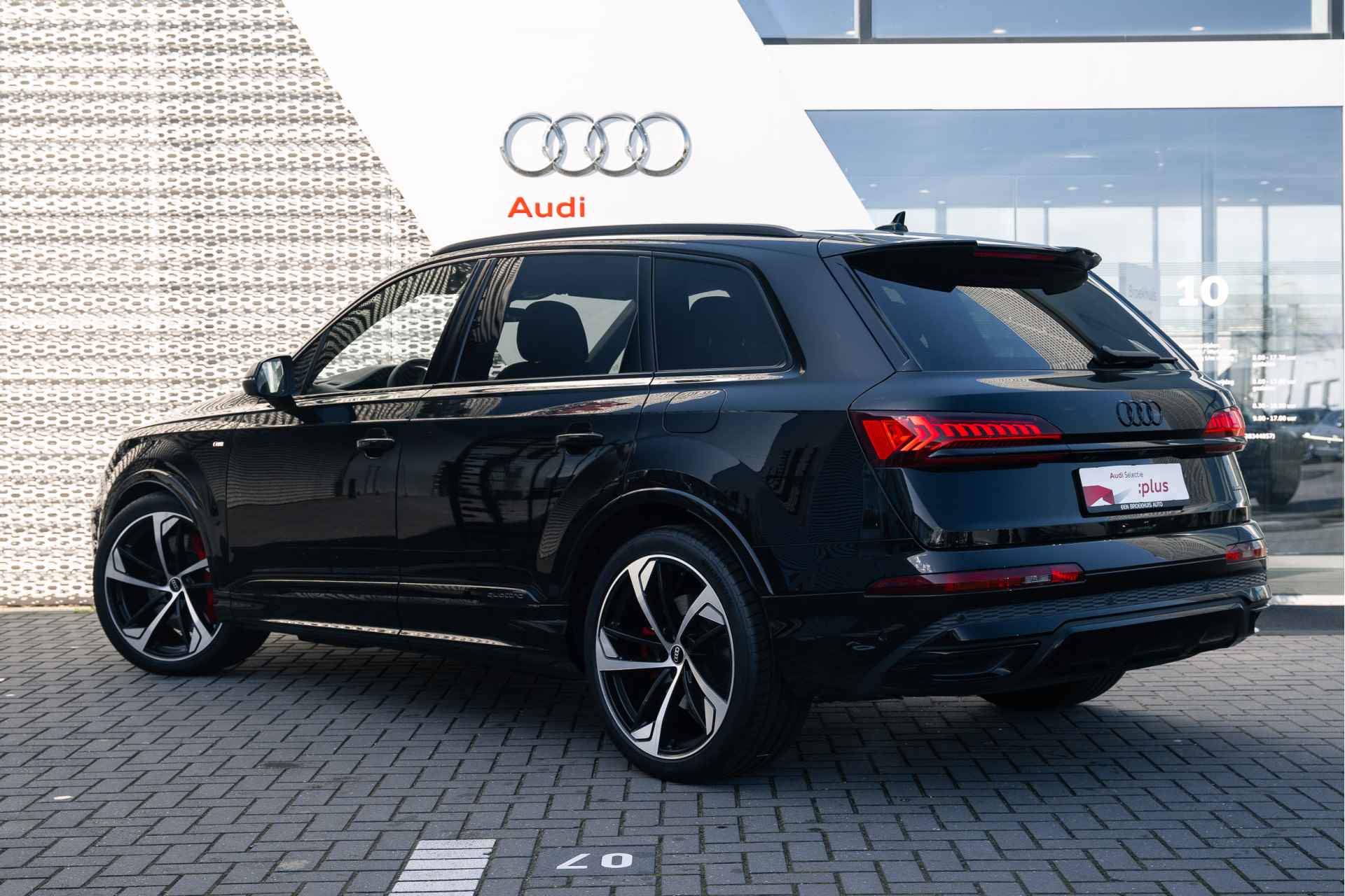 Audi Q7 60 TFSIe 462PK quattro pro Line S Competition | Adaptive cruise+emergency ass. | Trekhaak | Leder/Alcantara | 22" | Luchtvering - 5/38