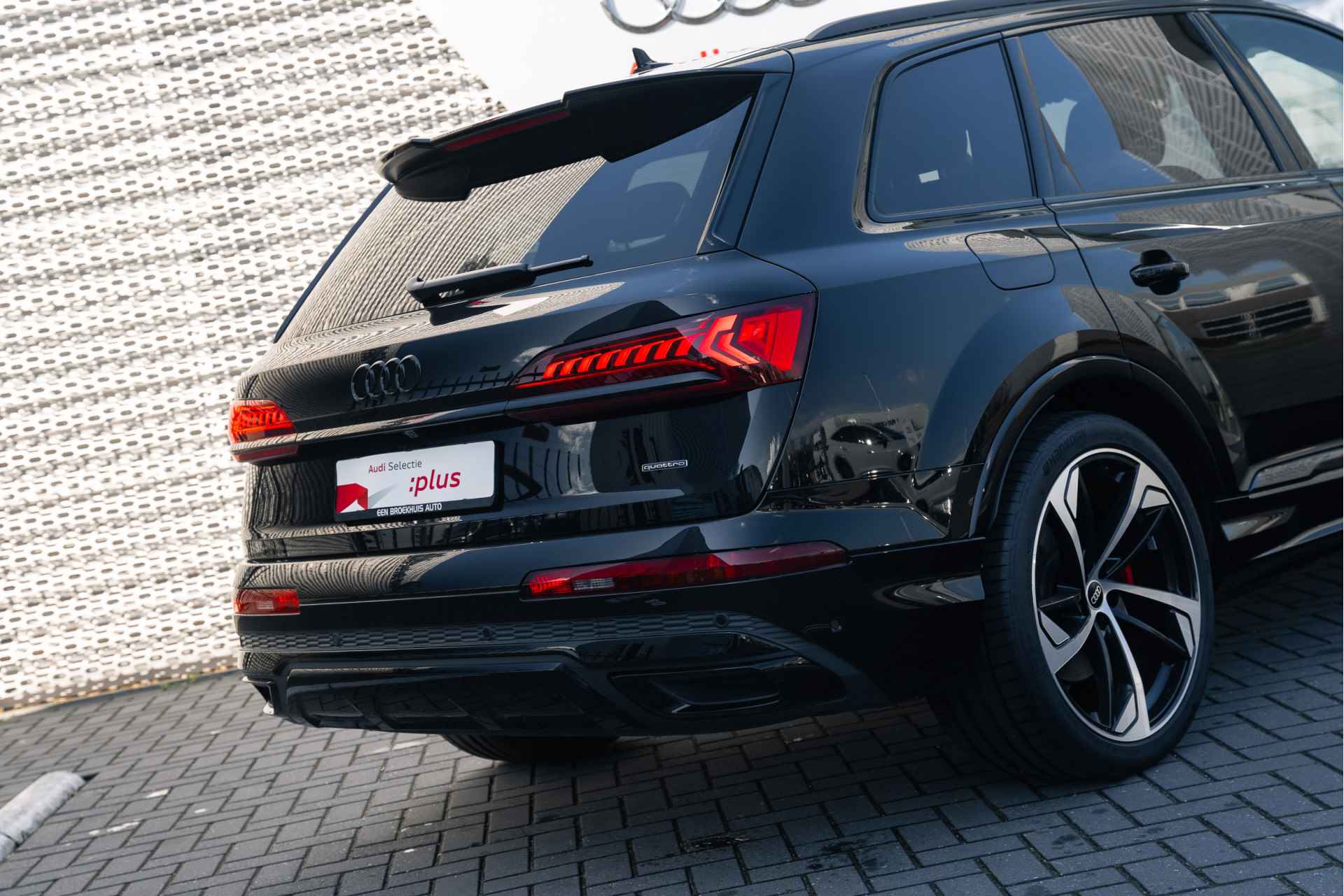 Audi Q7 60 TFSIe 462PK quattro pro Line S Competition | Adaptive cruise+emergency ass. | Trekhaak | Leder/Alcantara | 22" | Luchtvering - 22/38