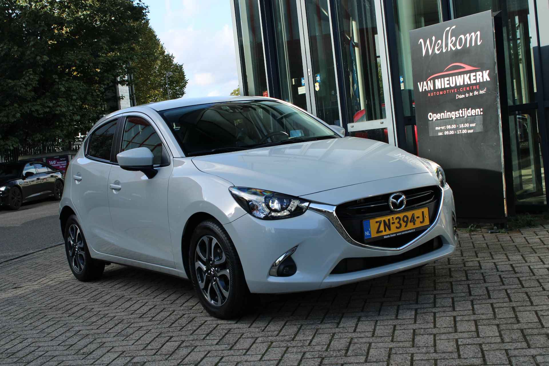 Mazda 2 1.5 SKYACTIV-G 90PK GT-M Driverpack HUD&Keyless Navigatie - 24/38