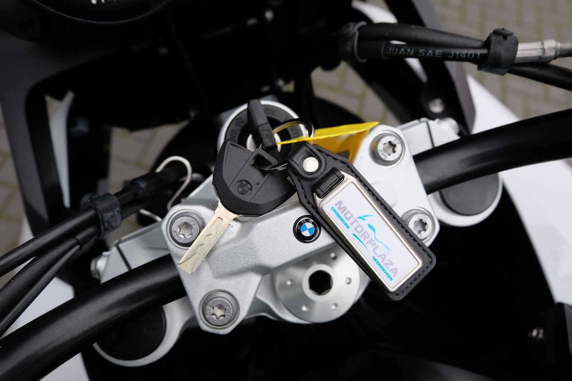 BMW BWJ 2020 F 750 GS 78 PK HANDVAT VERW. / SCHROEFSET / LED / DIGITAAL DISPLAY / BOORDCOMPUTER / ABS Dealer onderhouden, boekjes erbij - 9/15