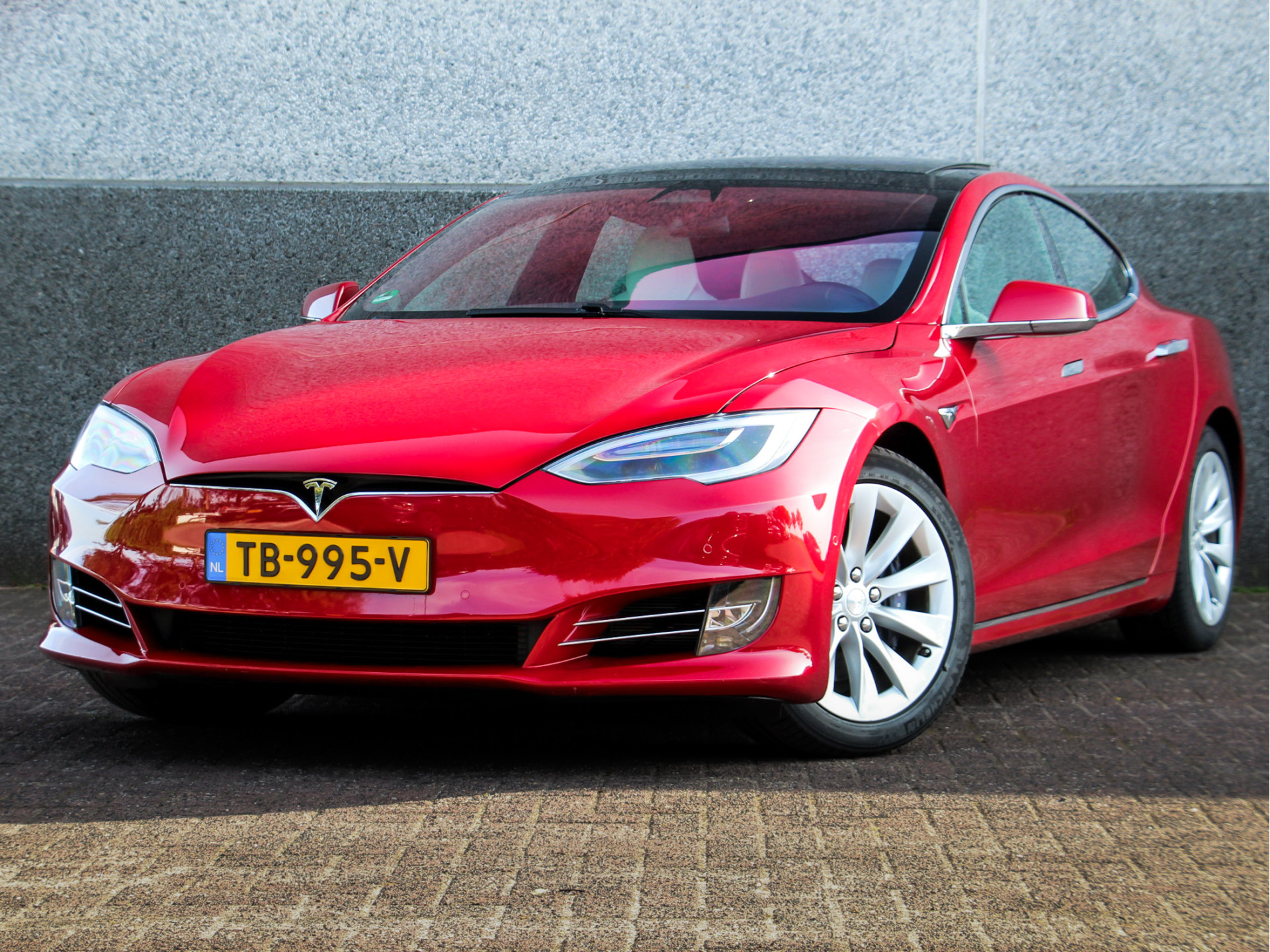 Tesla Model S 100D Enhanced Autopilot | Panoramadak | Carbon interieuraccenten | Ivoor bekleding | bij viaBOVAG.nl