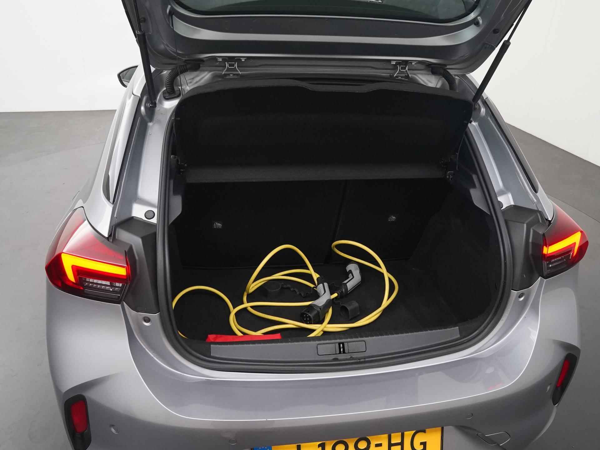 Opel Corsa-e GS Line 50 kWh 3-fase | Apple/Android Carplay | Navigatie | Zondag Open! - 24/39