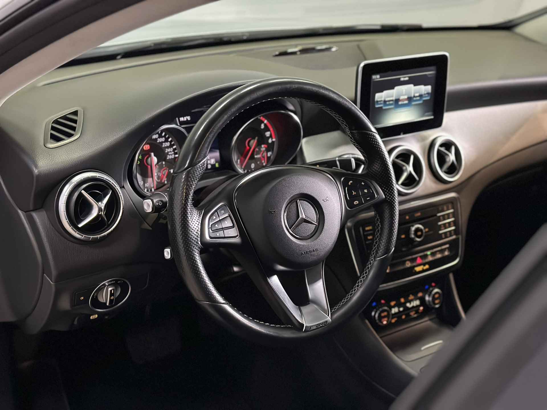 Mercedes-Benz CLA-Klasse Shooting Brake 220 CDI Prestige Airco ECC | Xenon | Harman Kardon | Panorama | Navigatie | Cruise control | Stoelverwarming | Isofix | - 16/41