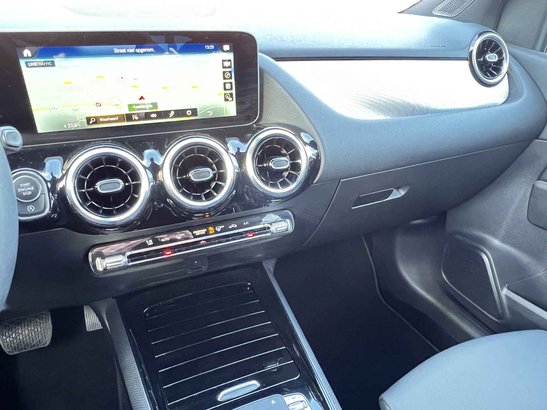 Mercedes-Benz B-Klasse 180 Automaat Business Solution Plus Navigatie Camera Led Koplampen Carplay / Android Auto Widescreen Cockpit Stoelverwarming Sportstoelen Elec. Achterklep NL Auto Hoge Zit BTW - 14/46