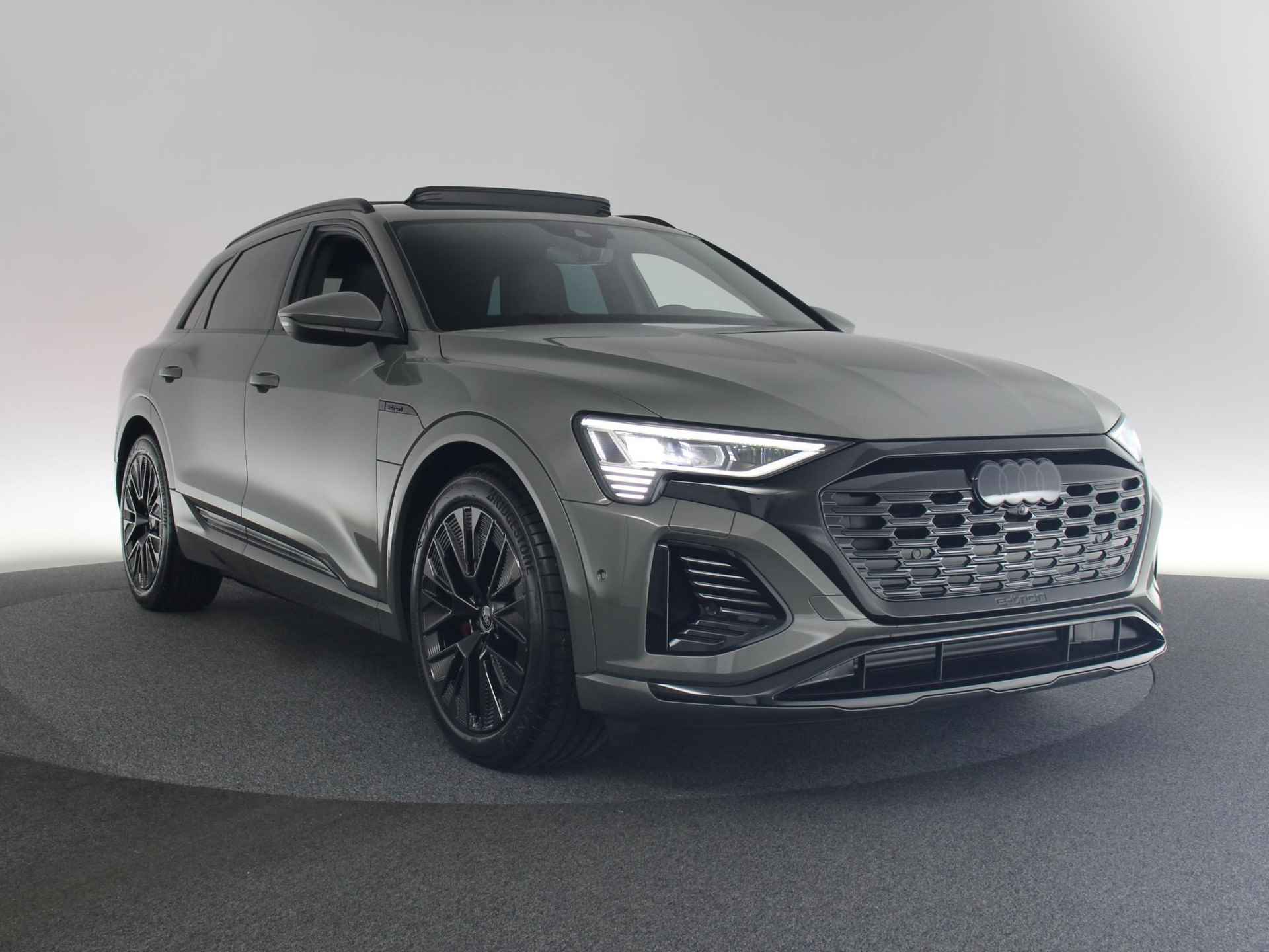 Audi Q8 e-tron S Edition 50 250kw/340pk 95Kwh |PANORAMADAK | VOL LEDER | B&O | KEYLESS |TREKHAAK | - 5/47