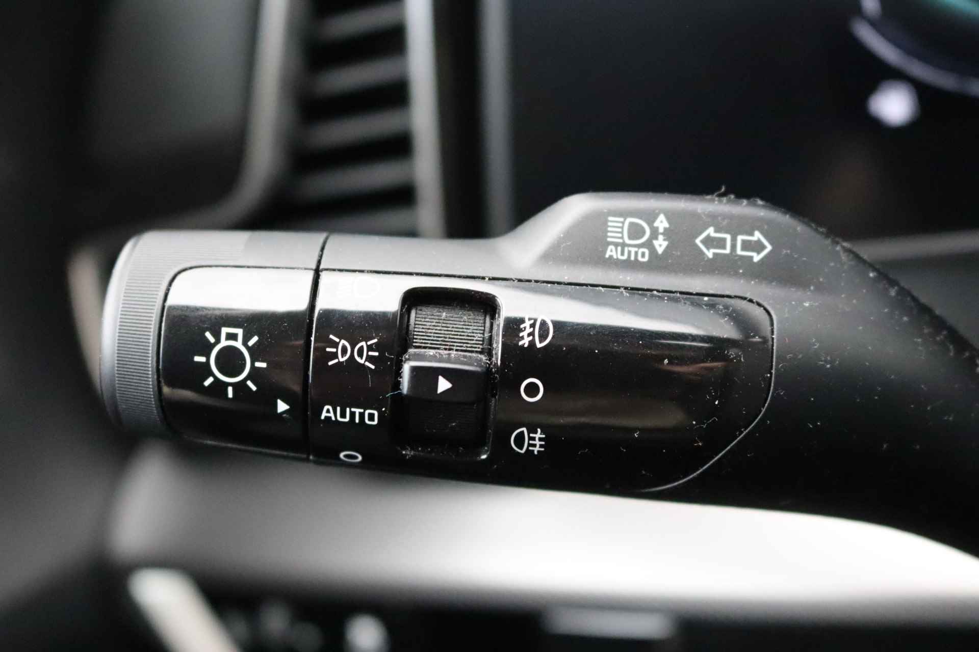 Kia Sportage 1.6 T-GDi Plug-in Hybrid AWD DynamicLine Navigatie/Camera/Winter-Pack/Adaptive Cruise-Control - 19/38