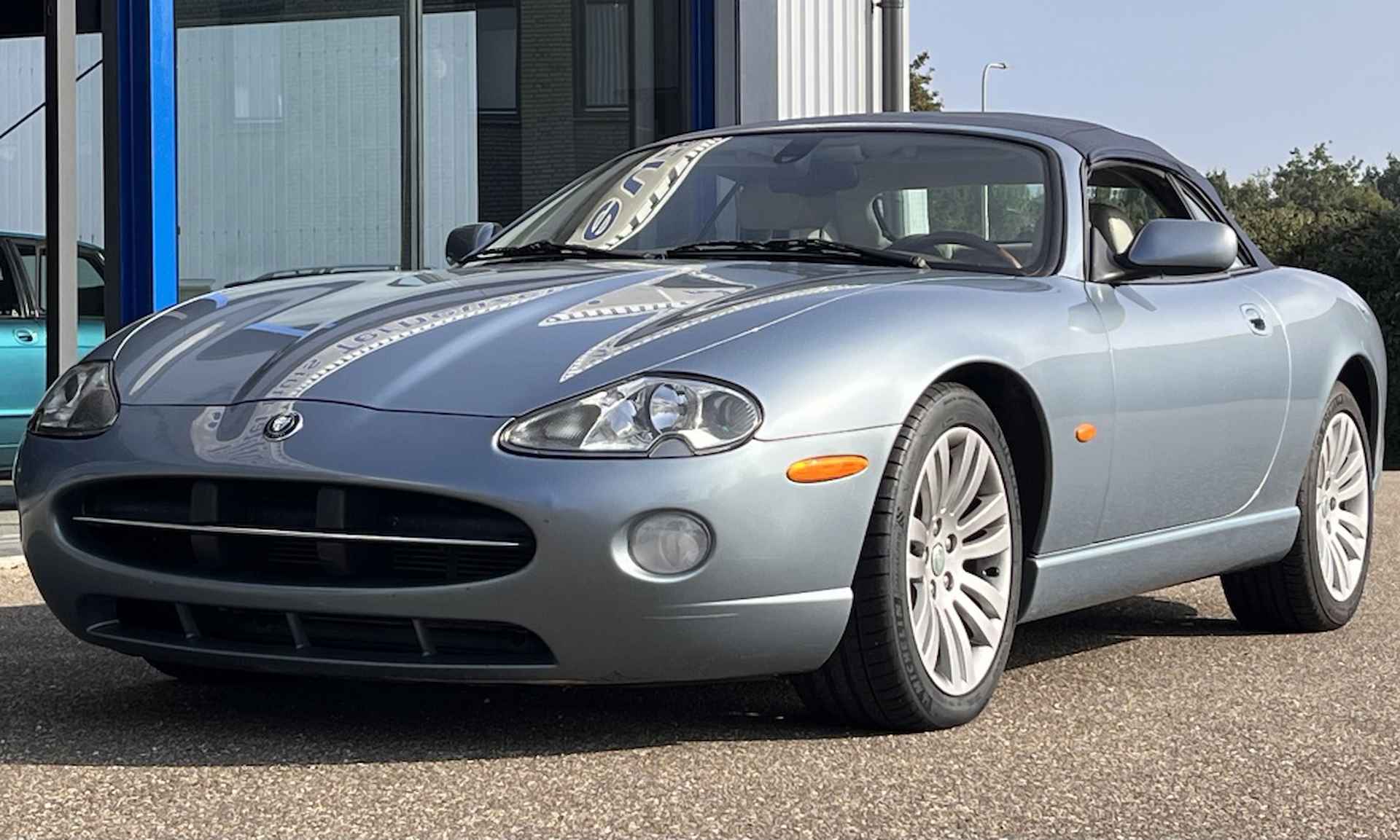 Jaguar XK8 4.0 V8 Cabriolet - 17/63