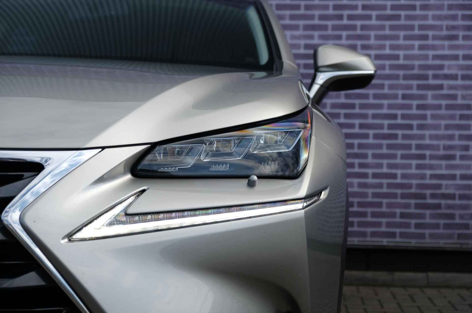 Lexus NX 300h AWD President Line | Achteruitrijcamera | Cruise Control | DAB | Navi | Memory stoelen | Stoelverwarming / verkoeling - 15/45